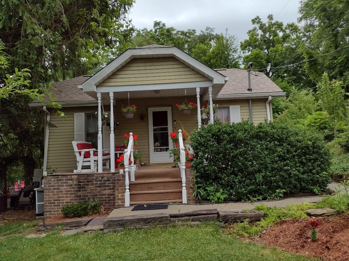 Amish Heavy Duty 800 Lb Mission Pressure Treated Porch Glider with Cupholders (4 Foot, Cedar Stain) customer photo 2