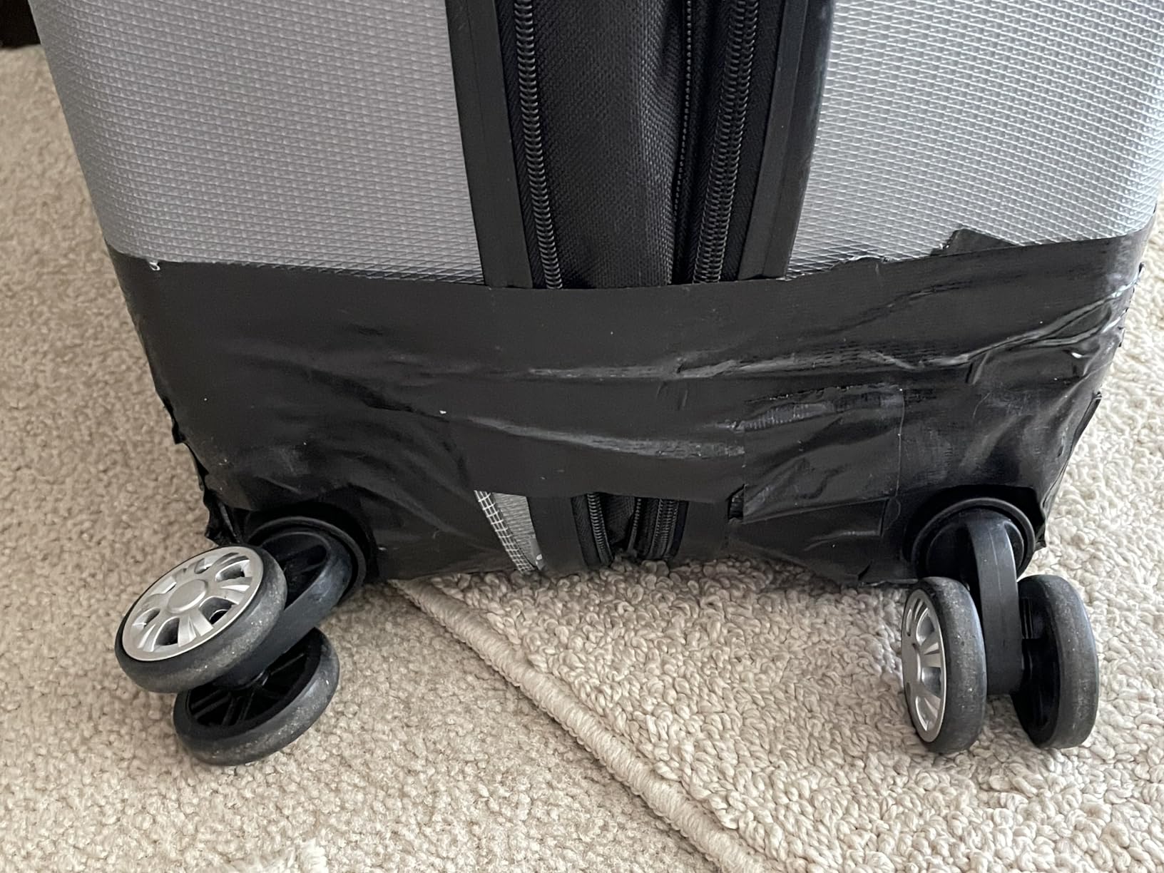 Rockland Melbourne Hardside Expandable Spinner Wheel Luggage, Carry-On 20