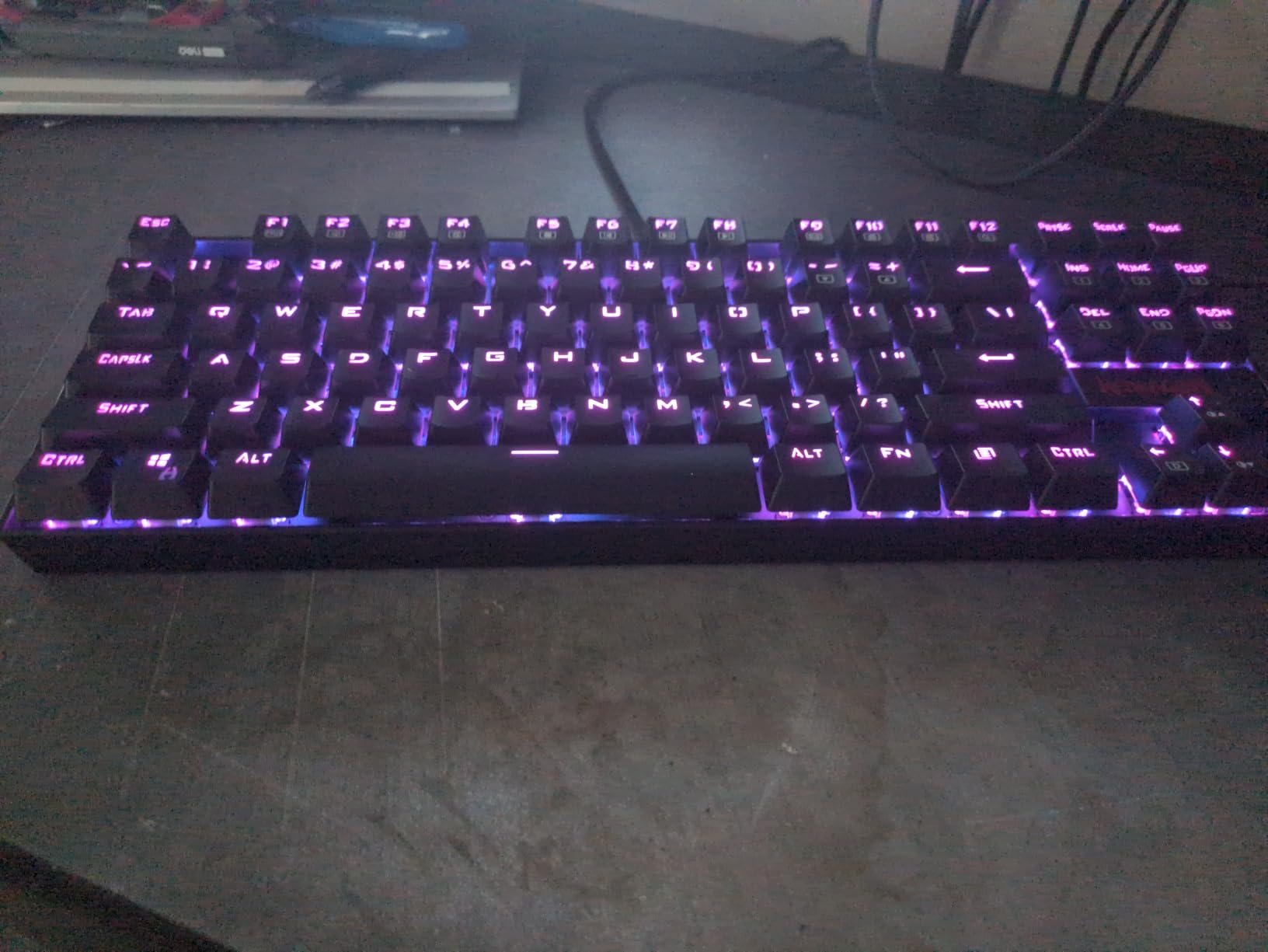Redragon K552P Mechanical Gaming Keyboard TKL with 18 Backlight Modes, Hot-Swappable Red Switches, 87-Key Compact Ergonomic Design, N-Key Rollover & Software Programmable Macro - RGB, Black customer photo 2