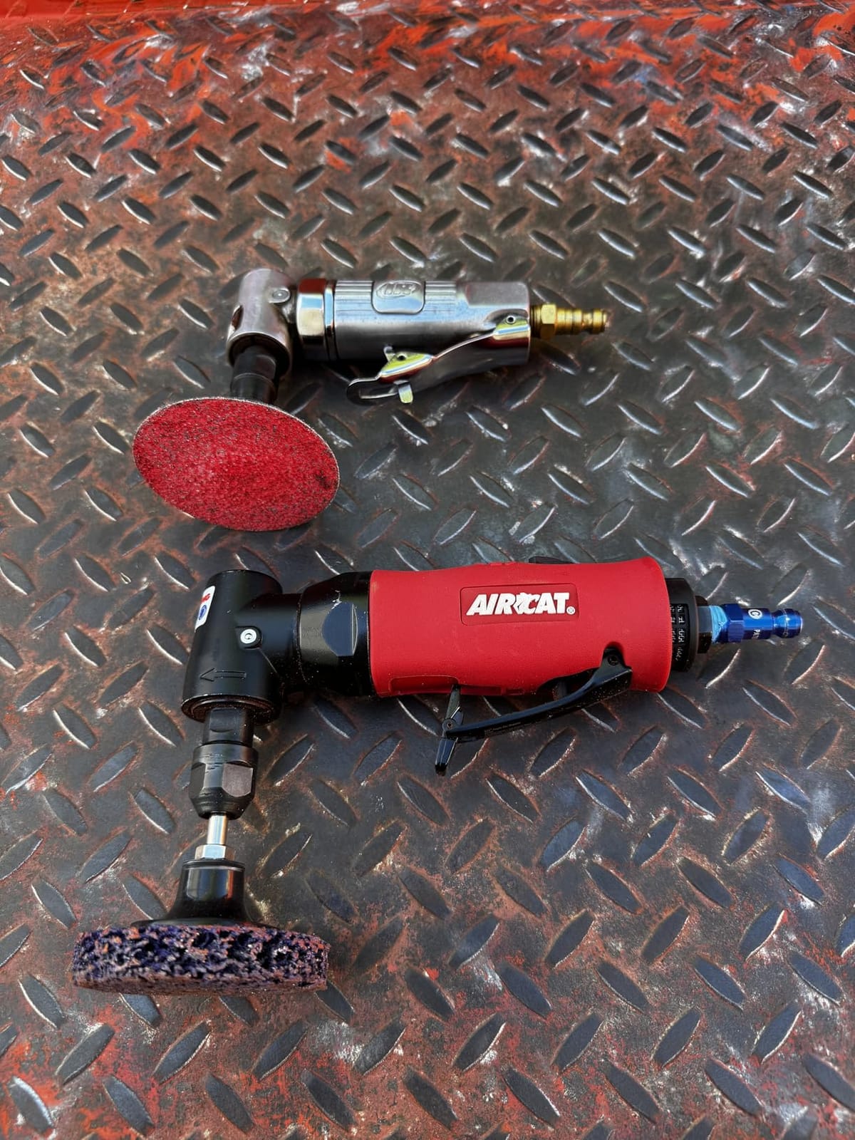 AIRCAT Pneumatic Tools 6280 .75 HP Angle Die Grinder with Spindle Lock 18,000 RPM | Composite-Handle and Grip, Non-Stall Motor with Top-Mounted Speed Control and Erickson-Style Collet, Quiet at 79 dBA customer photo 2