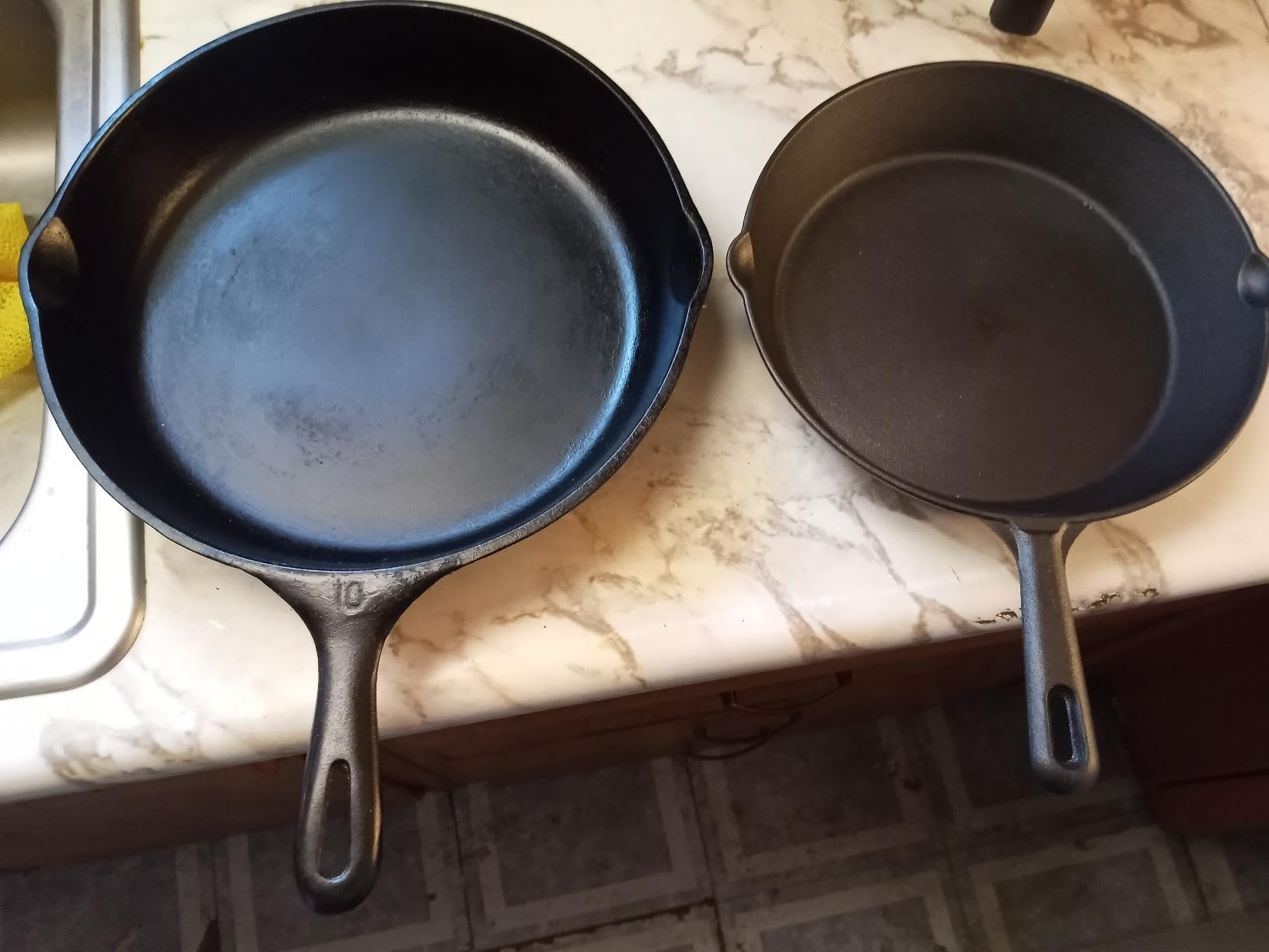 Utopia Kitchen Cast Iron Skillet Set 3 Piece 6 8 10 Inch PFAS-Free Black | Chef Pan, Even Heat Distribution, Stovetop, Campfire and Grill Safe, Large Skillet Set, Indoor Outdoor Use customer photo 2
