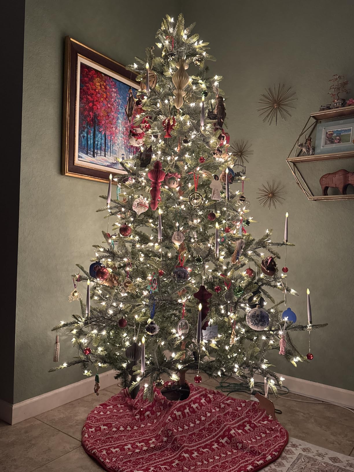 Puleo International 6.5ft Pre-Lit Aspen Fir Artificial Christmas Tree with 500 Clear Lights, 903 Realistic Dense Branch Tips, Easy Setup Artificial Trees with Sturdy Metal Stand customer photo 1