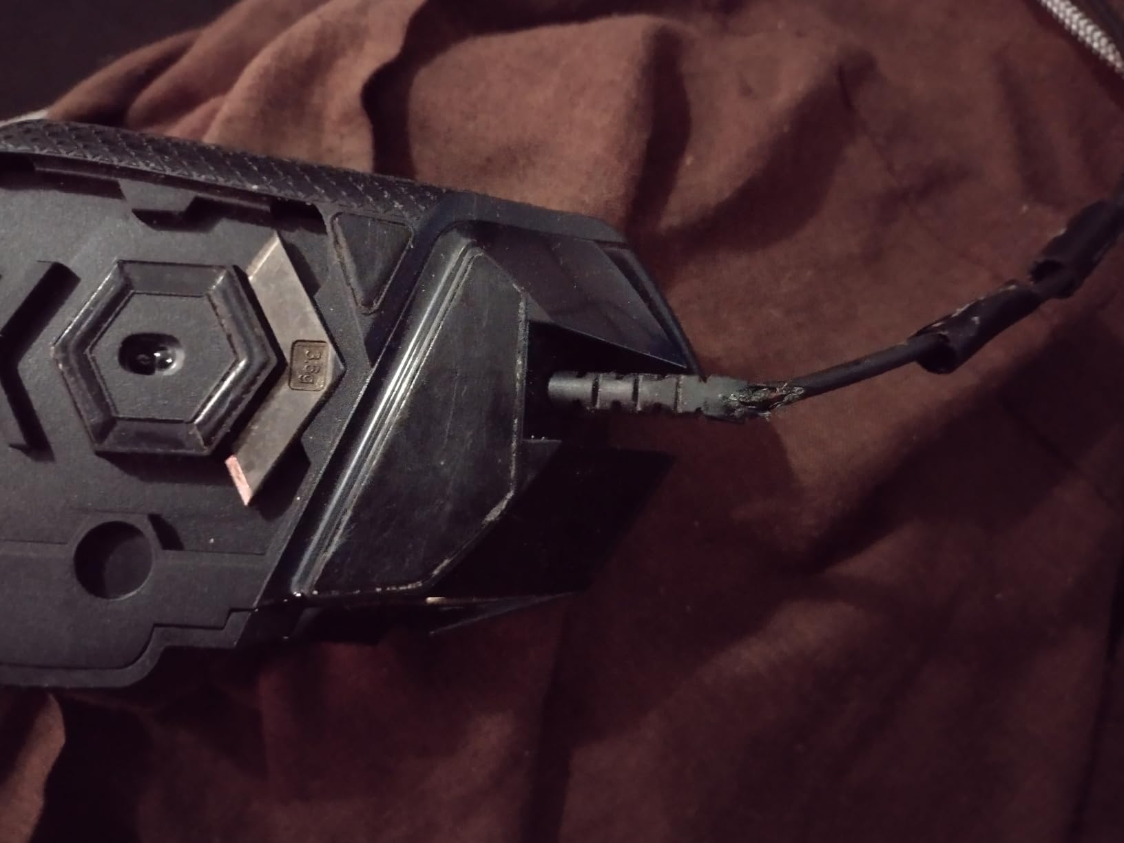 Logitech G502 Hero Wired Gaming Mouse - Black customer photo 1