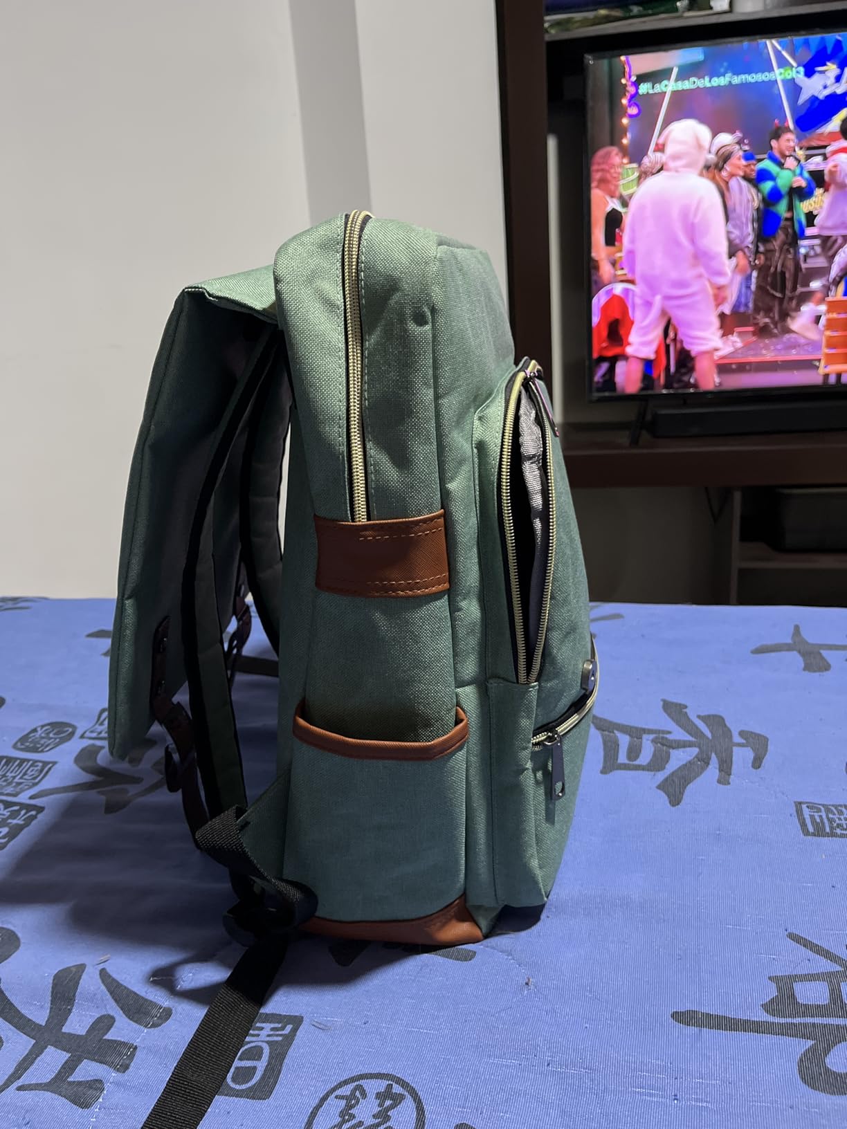 Mancio Vintage Laptop Backpack with USB Charging Port, Slim Tear Resistant Business Backpack for Travelling, College, Casual Daypacks for Men,Women, Fits up to 15.6Inch Notebook, Green customer photo 1