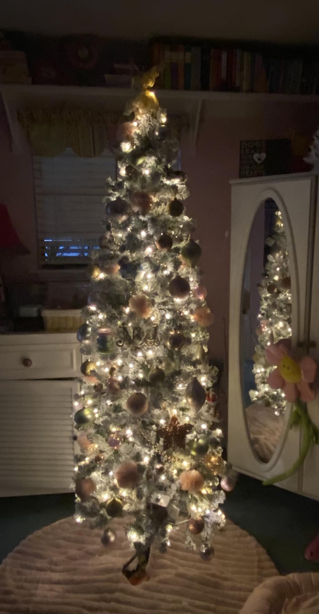 Best Choice Products 6ft Flocked Pencil Christmas Tree w/Twinkling LEDs, Pre-Lit Slim Artificial Holiday Decoration, Lighted Skinny w/Base, 250 Lights, 502 Tips, Warm White Lights customer photo 1