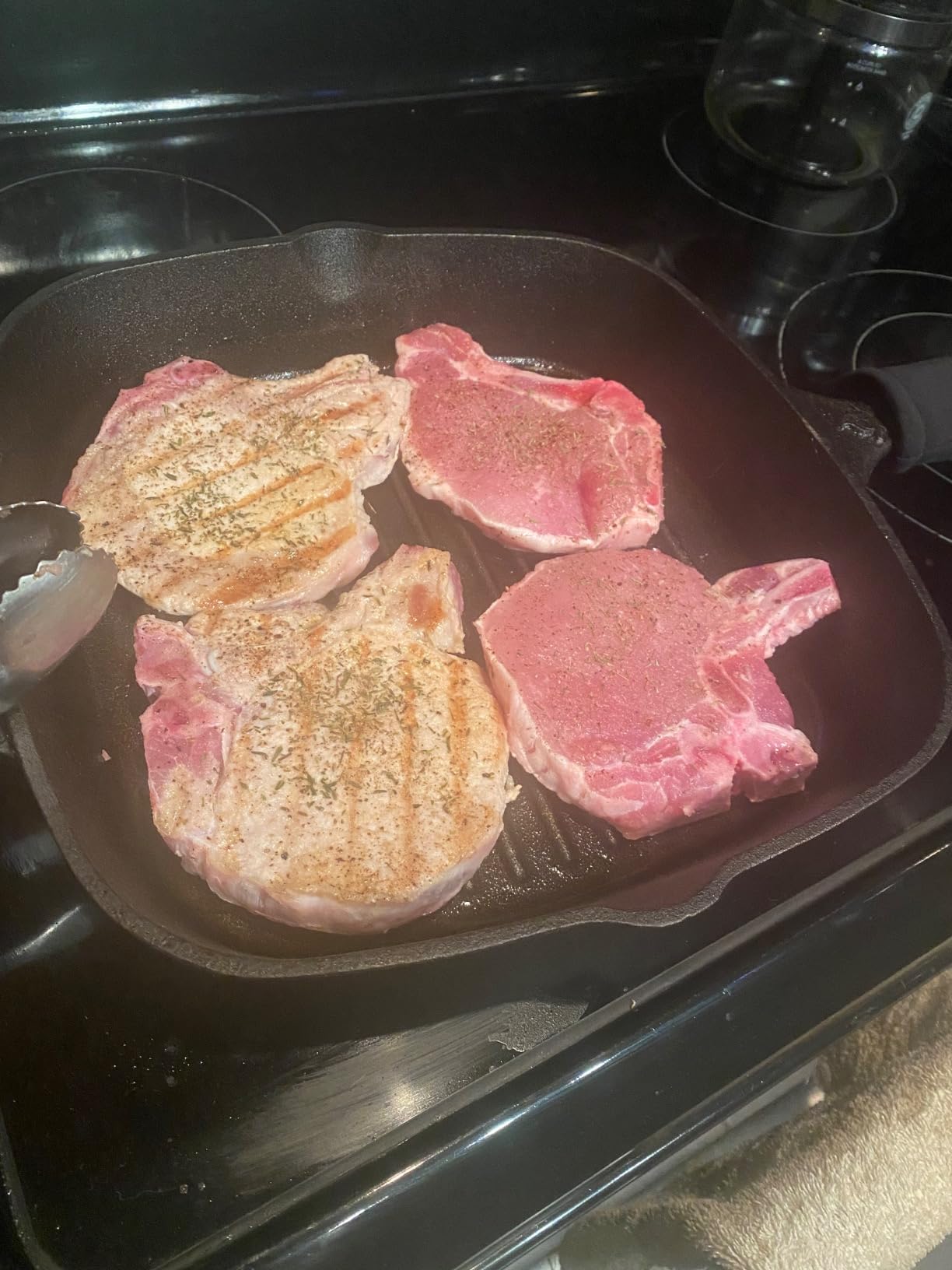 12 Inch Square Grill Pan Large Pre-Seasoned Cast Iron customer photo 2