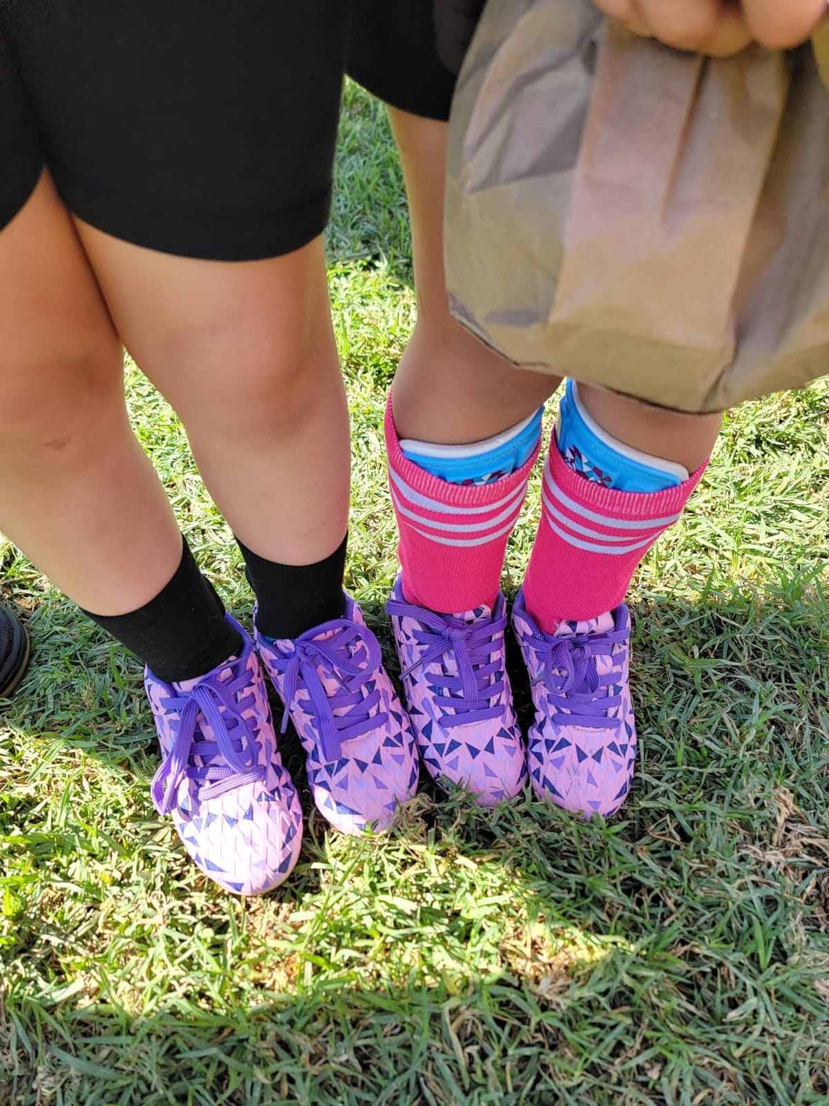 DREAM PAIRS Boys Girls Soccer Cleats customer photo 1