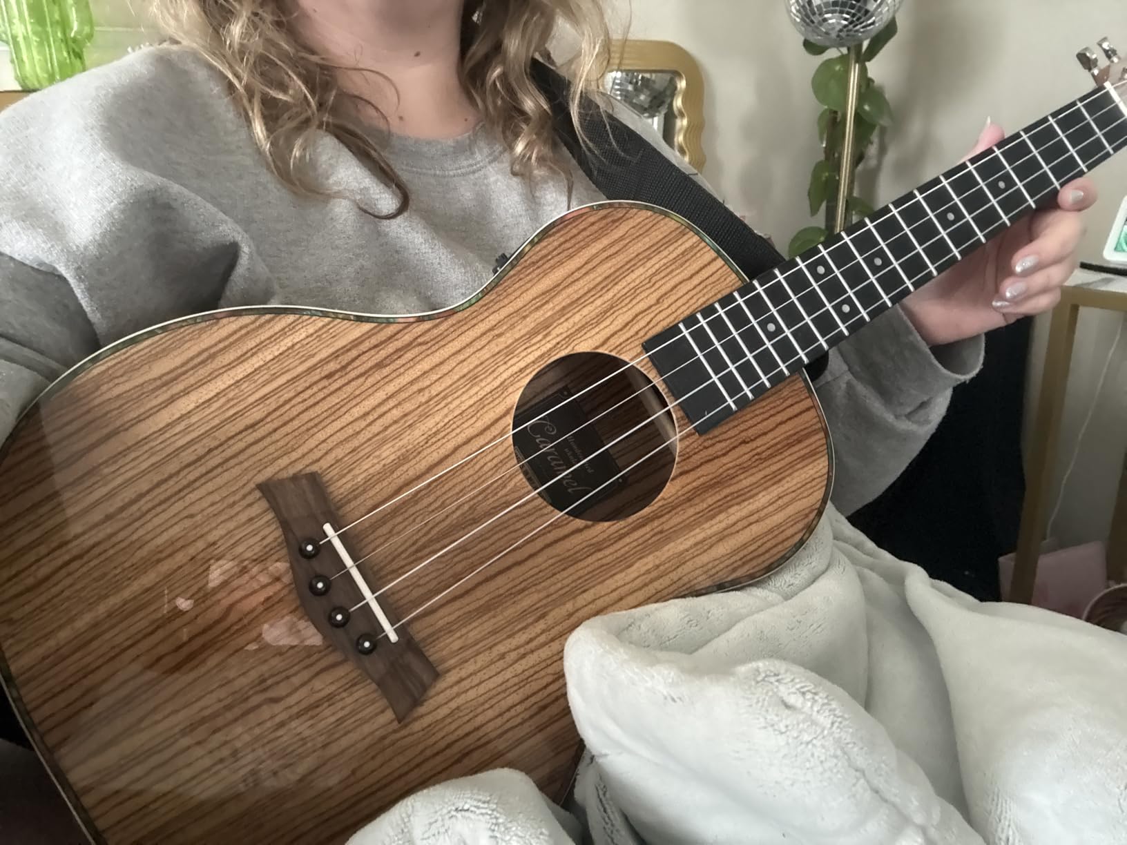 Caramel 30 inch CB103 Zebra wood High Gloss Baritone Electric Ukulele customer photo 2