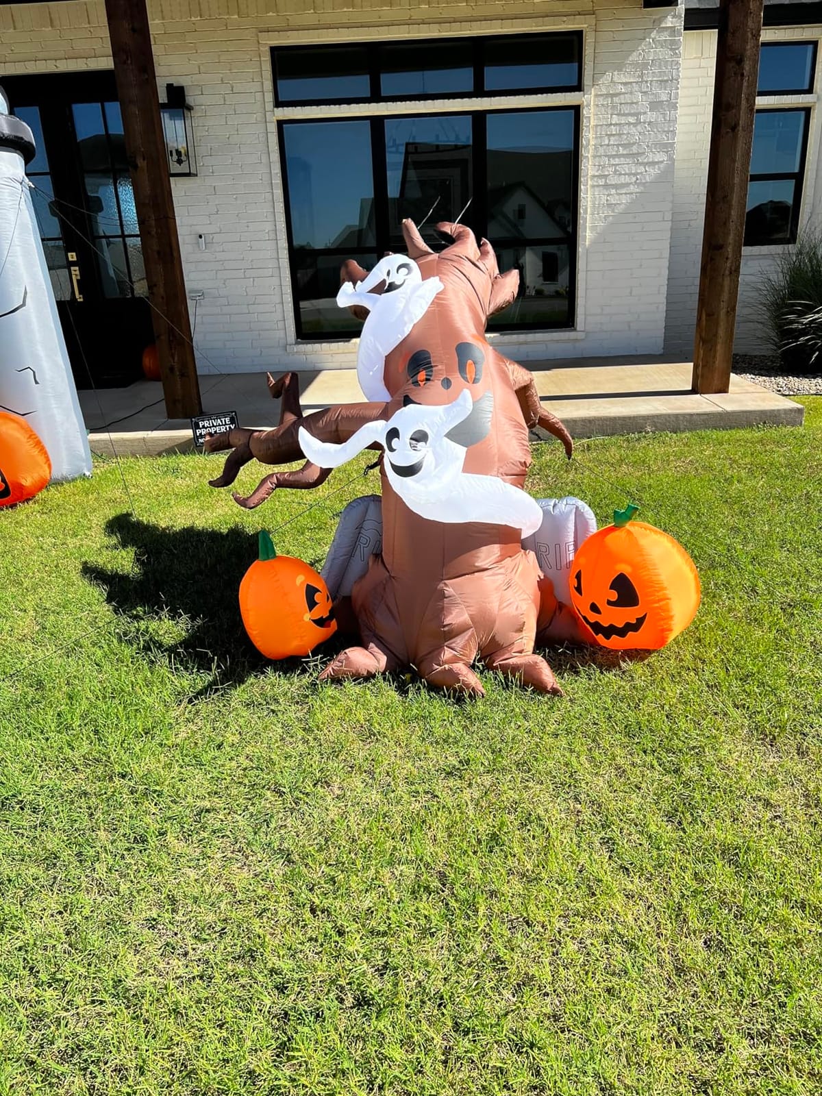 Joiedomi 8FT Halloween Inflatable Scary Tree with Ghost Decor,Blow Up Inflatables with Build-in LEDs Pumpkin and Tombstone customer photo 2