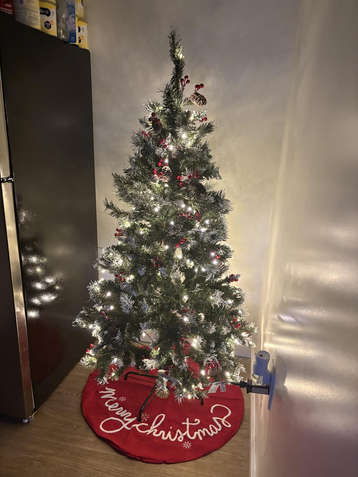 Goplus 4.5ft Prelit Pencil Christmas Tree, Premium Hinged Fir Tree, with Warm White LED Lights and Solid Metal Stand, Easy Assemble, Ideal Artificial Xmas Tree for Home and Office customer photo 1