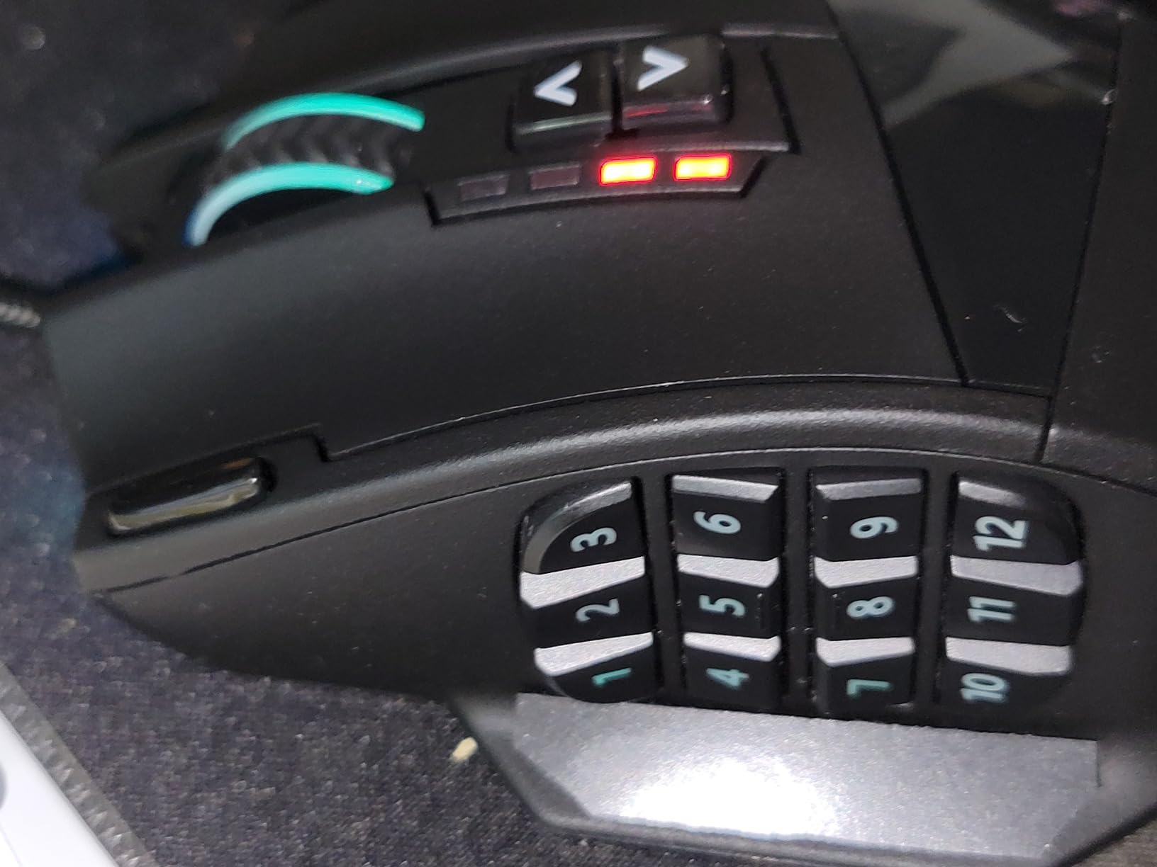 UtechSmart Venus Pro Wireless MMO Gaming Mouse - 16000 DPI RGB customer photo 1