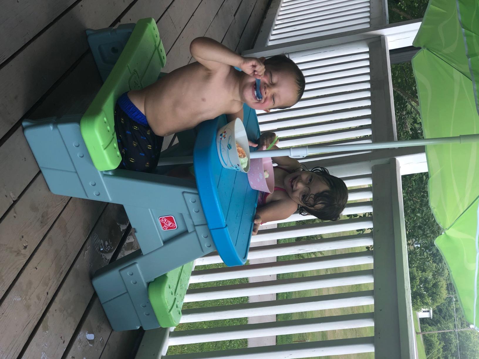 Step2 Sun & Shade Kids Picnic Table with Removeable Umbrella, Indoor/Outdoor Toys, Fits 4 Children, Made of Durable Plastic, For Toddlers 1.5-4 Years Old customer photo 2