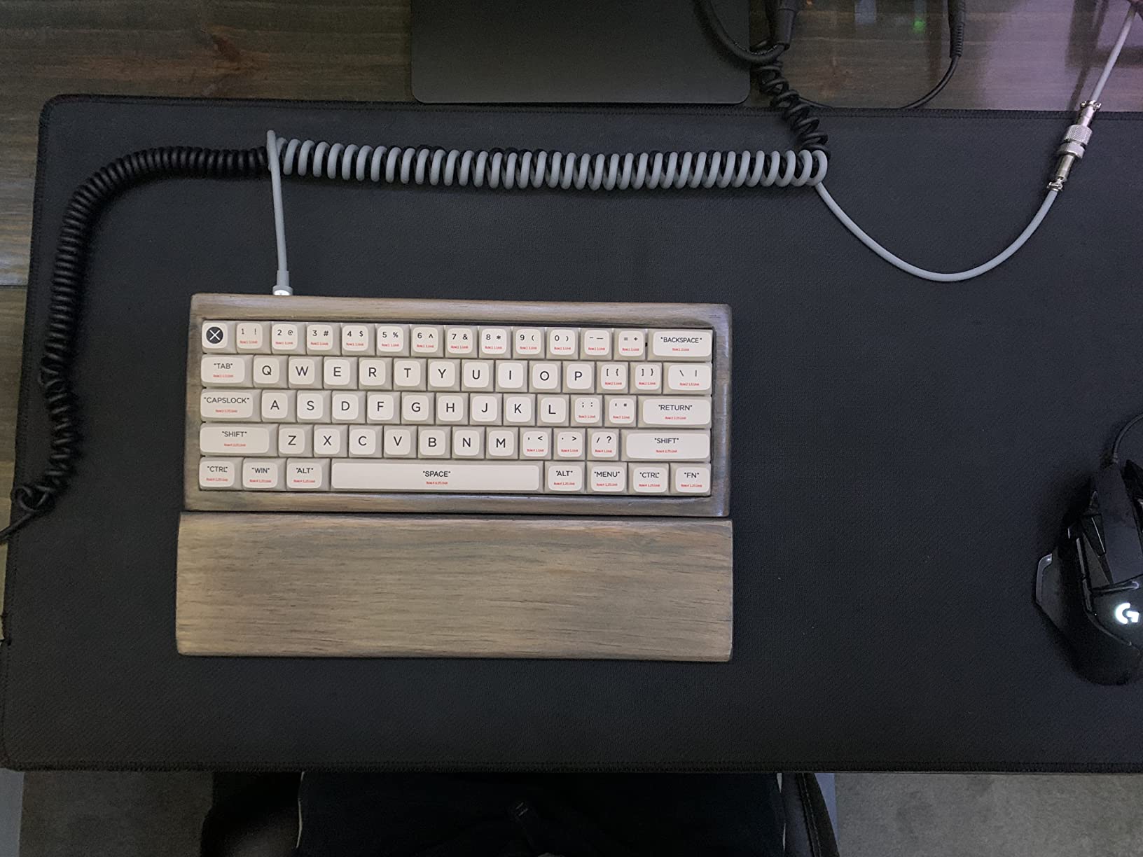 RK ROYAL KLUDGE RK61 Wired 60% Mechanical Gaming Keyboard, Compact PC Game Keyboards with QMK/VIA Programmable RGB Backlit, Hot Swappable Custom Keyboard for Win/MAC, Pre-lubed Red Switch, White customer photo 2
