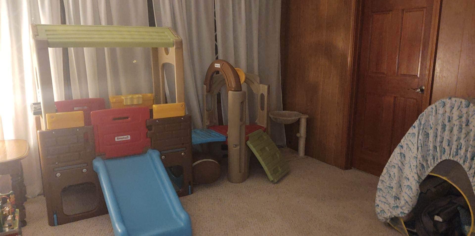 Simplay3 Young Explorers Discovery Playhouse - Indoor or Outdoor Clubhouse and Activity Playset for Toddlers and Kids, Made in USA customer photo 1