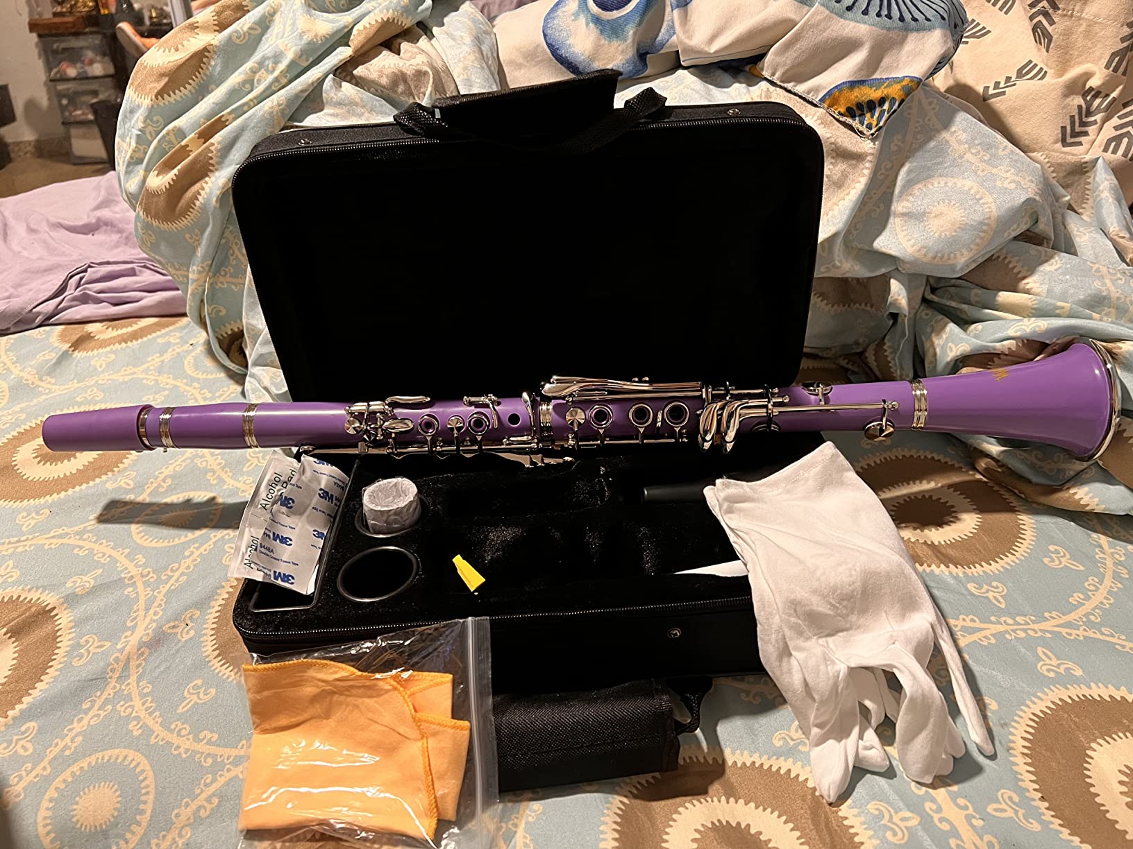 Bb Clarinet 17 Keys Flat B Clarinet for Beginners & Students Black | with Case,Stand,Strap,2 Barrels,8 Mouthpiece Cushion and White Gloves customer photo 1