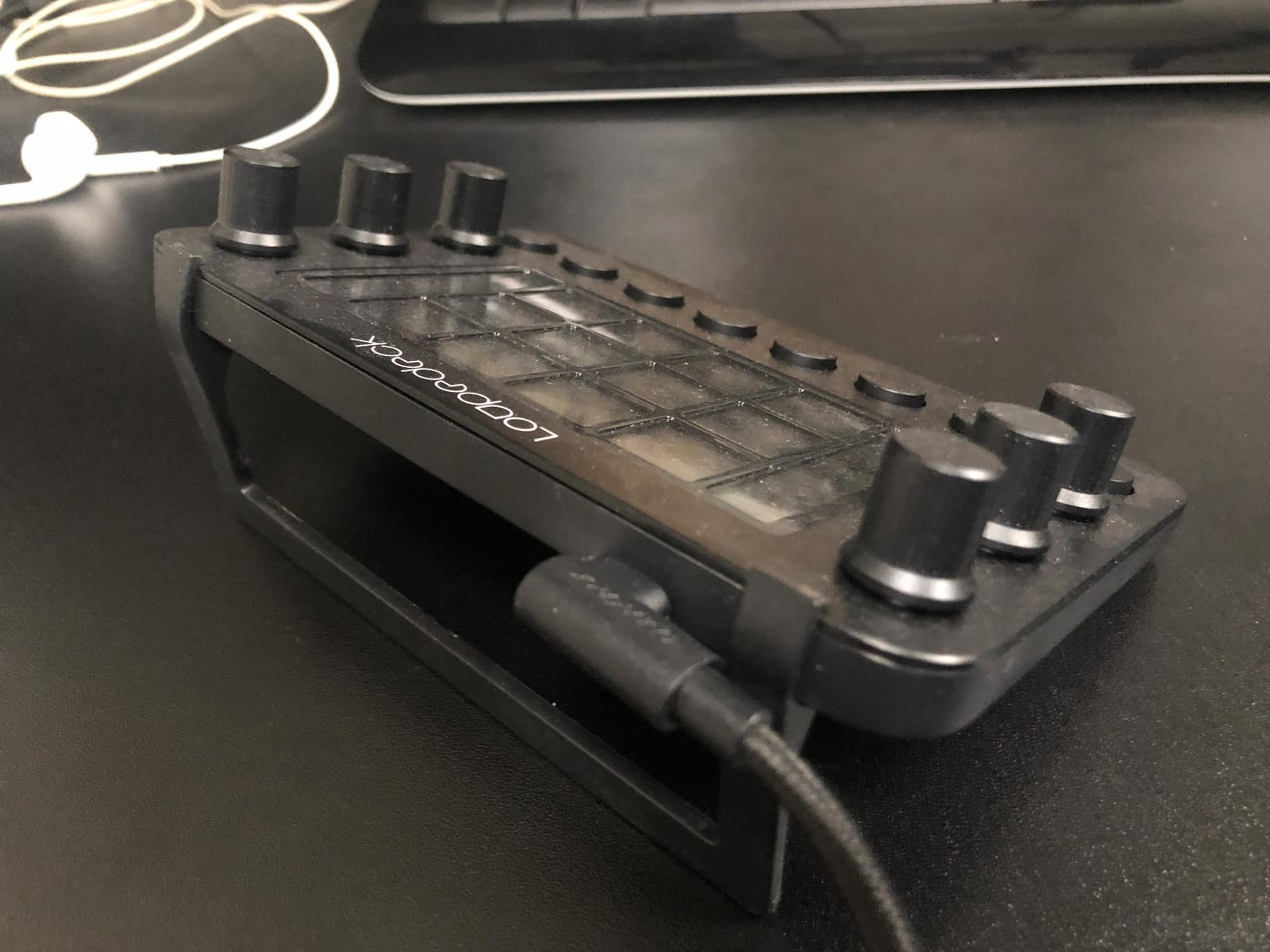 Loupedeck Live – The Custom Console for Live Streaming, Photo and Video Editing with Customizable Buttons, Dials and LED Touchscreen customer photo 2