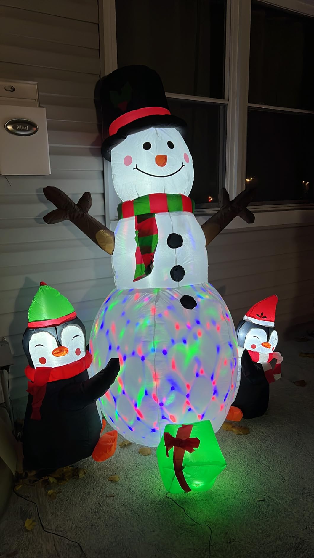OurWarm 6ft Christmas Inflatables Christmas Decorations Outdoor, Inflatable Snowman Penguin Blow Up Yard Decorations with Rotating LED Lights for Indoor Outdoor Christmas Decorations Yard Garden Decor customer photo 2