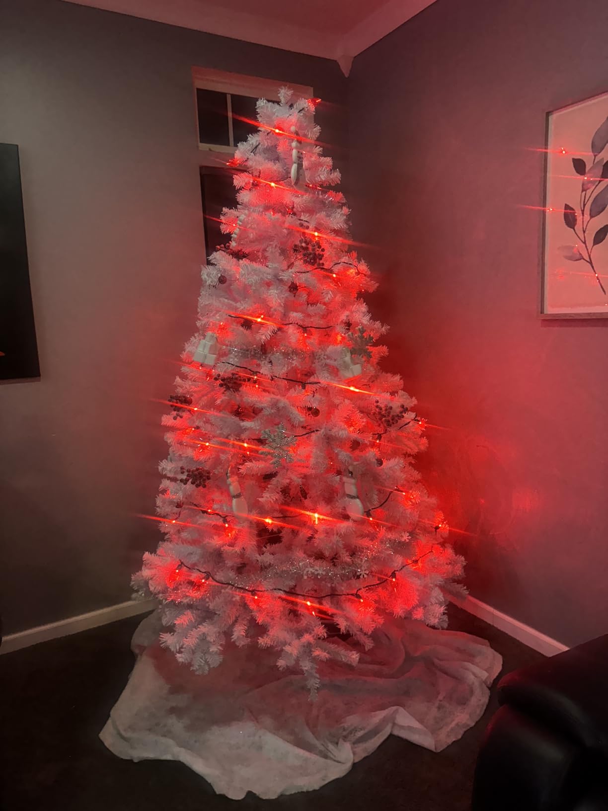 Yaheetech 7.5ft Premium Snow Flocked Hinged Artificial Christmas Tree customer photo 1