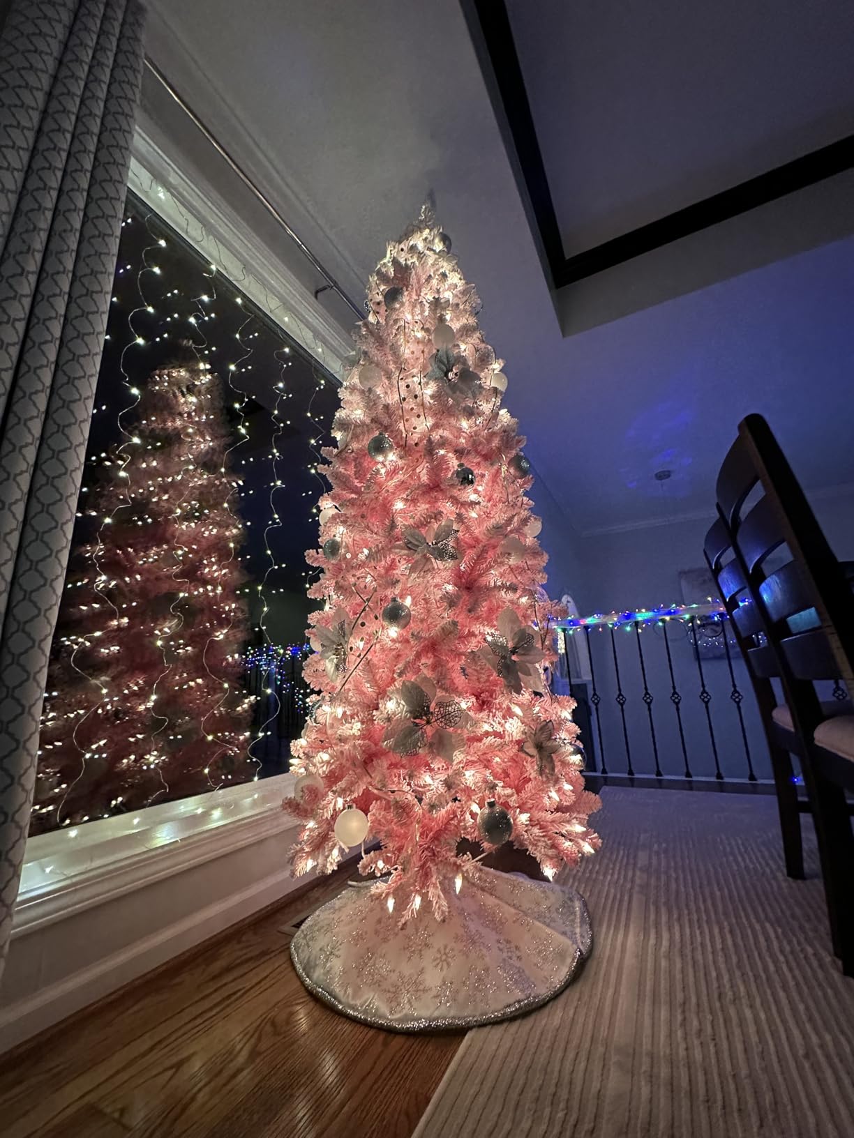 Yaheetech 7.5ft Pre-lit Pencil Artificial Christmas Tree, Green customer photo 2