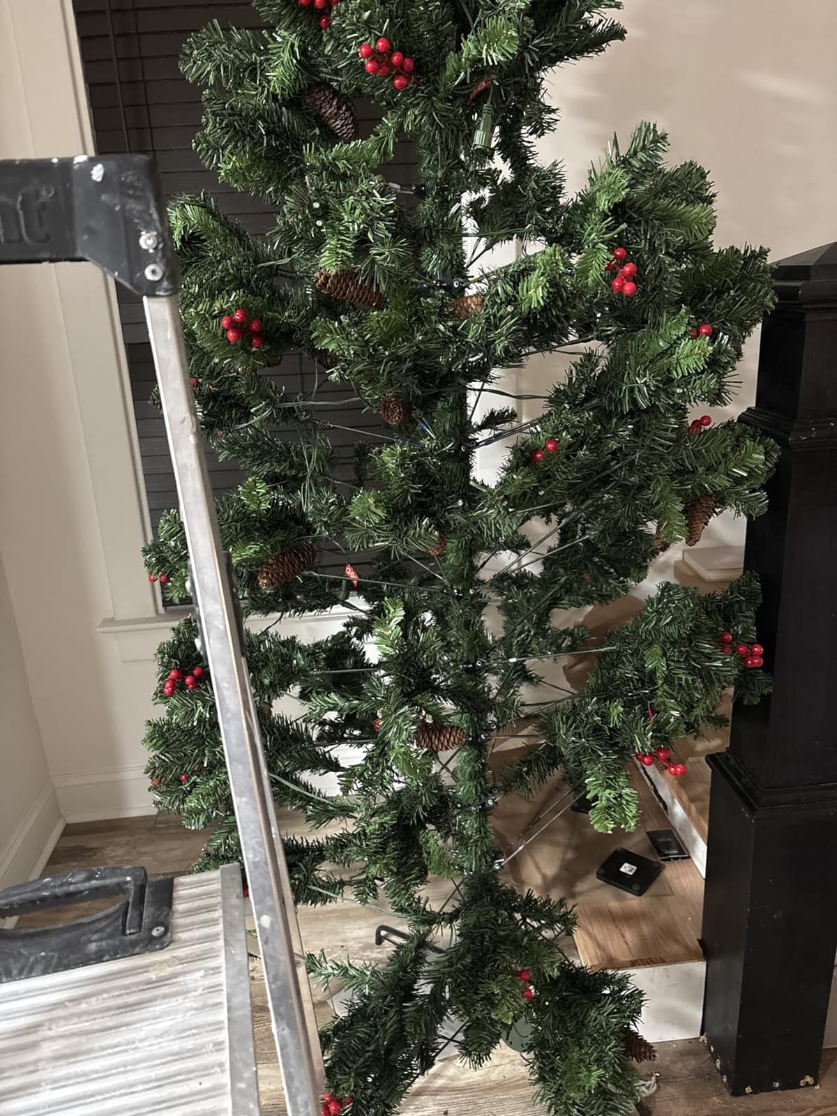 Best Choice Products 6ft Pre-Lit Spruce Pencil Christmas Tree Pre-Decorated w/Twinkling LED Lights Holiday Decoration w/ 250 Lights, 618 Tips, Pine Cones, Metal Hinges & Base - Green customer photo 2
