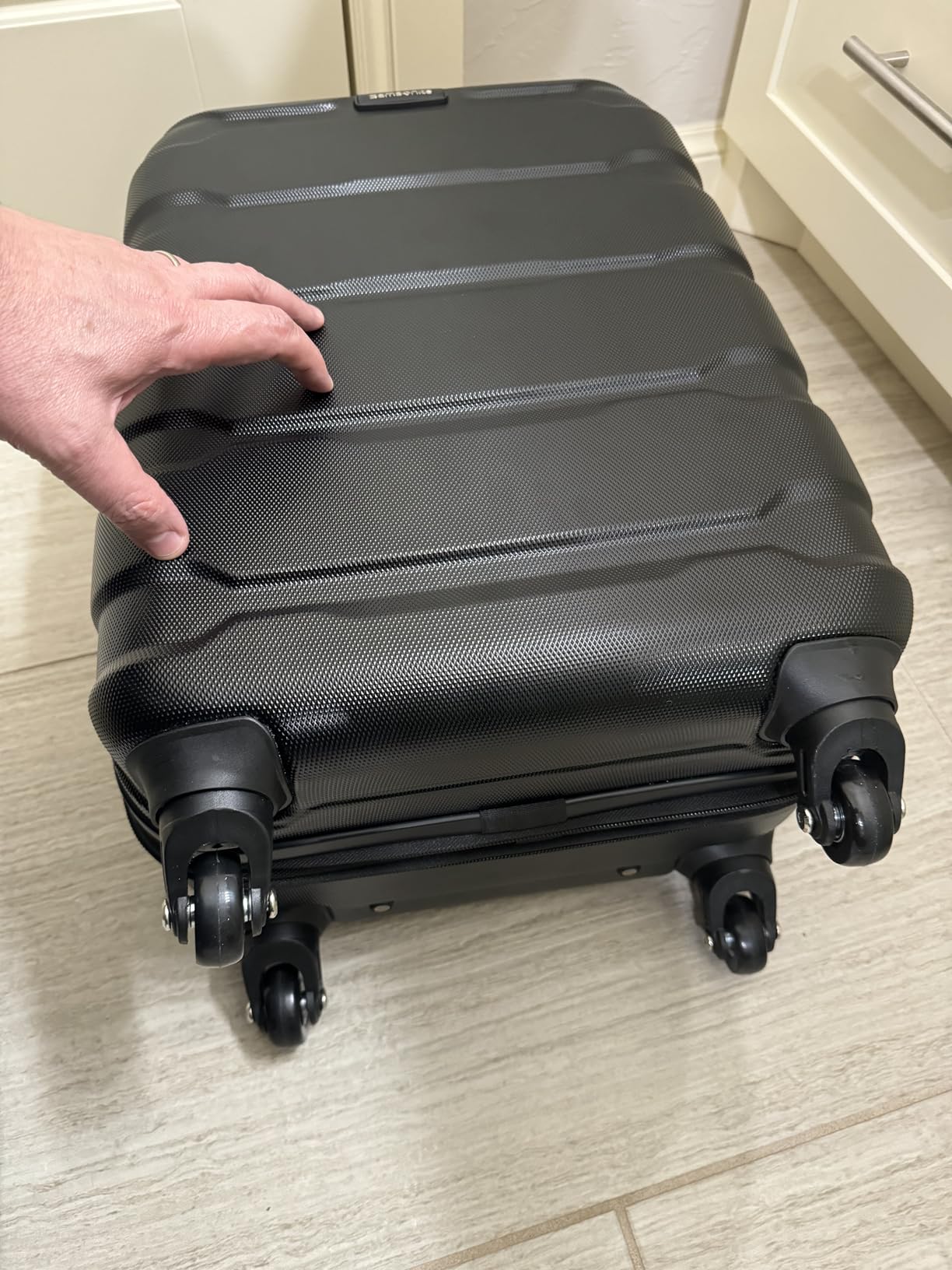Samsonite Omni PC Hardside Expandable Luggage with Spinner Wheels, White, 2-Piece Set (20/24) customer photo 2