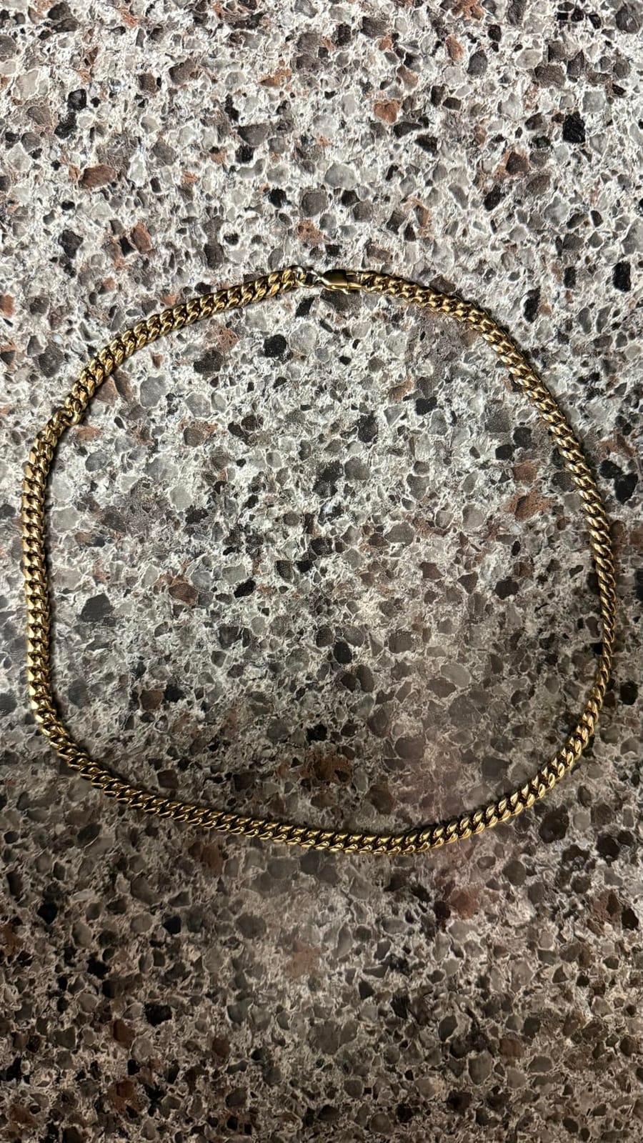 Jewlpire Cuban Link Chain for Men, Silver/Gold Chain for Men Women, 4mm/6mm/10mm Mens Necklace, 18K Gold Plated/316L Stainless Steel Mens Chains Necklaces 18 20 22 24 26 30 Inch customer photo 2