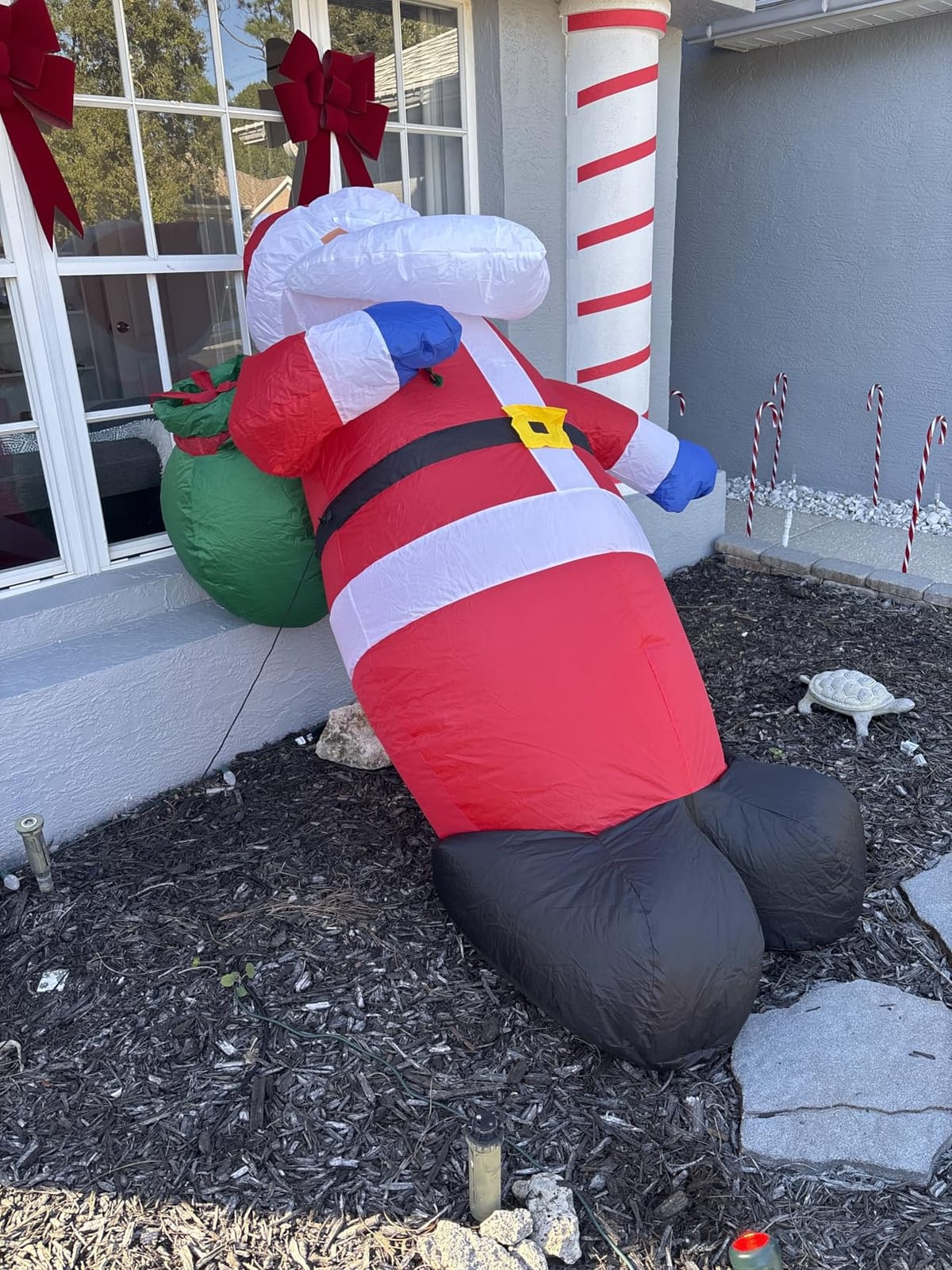 8 FT Christmas Inflatables Santa Claus Outdoor Decorations, Blow Up Santa Claus with Gifts Bag, Big Santa Carrying Presents Sack, Built-in LED Light, Xmas Outside Decor for Front Back Yard Garden Lawn customer photo 1