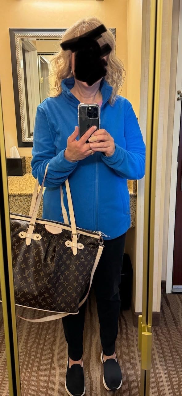 Amazon Essentials Women's Classic-Fit Full-Zip Polar Soft Fleece Jacket, Outerwear Coat with Cuffs (Available in Plus Size) customer photo 1