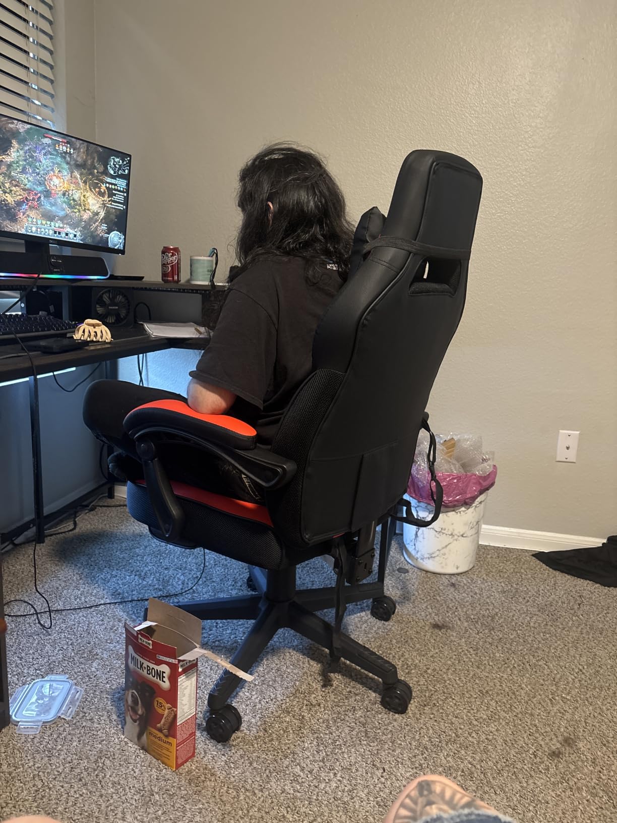 LEMBERI Big and Tall Gaming Chair, 400lb Capacity, Red customer photo 1