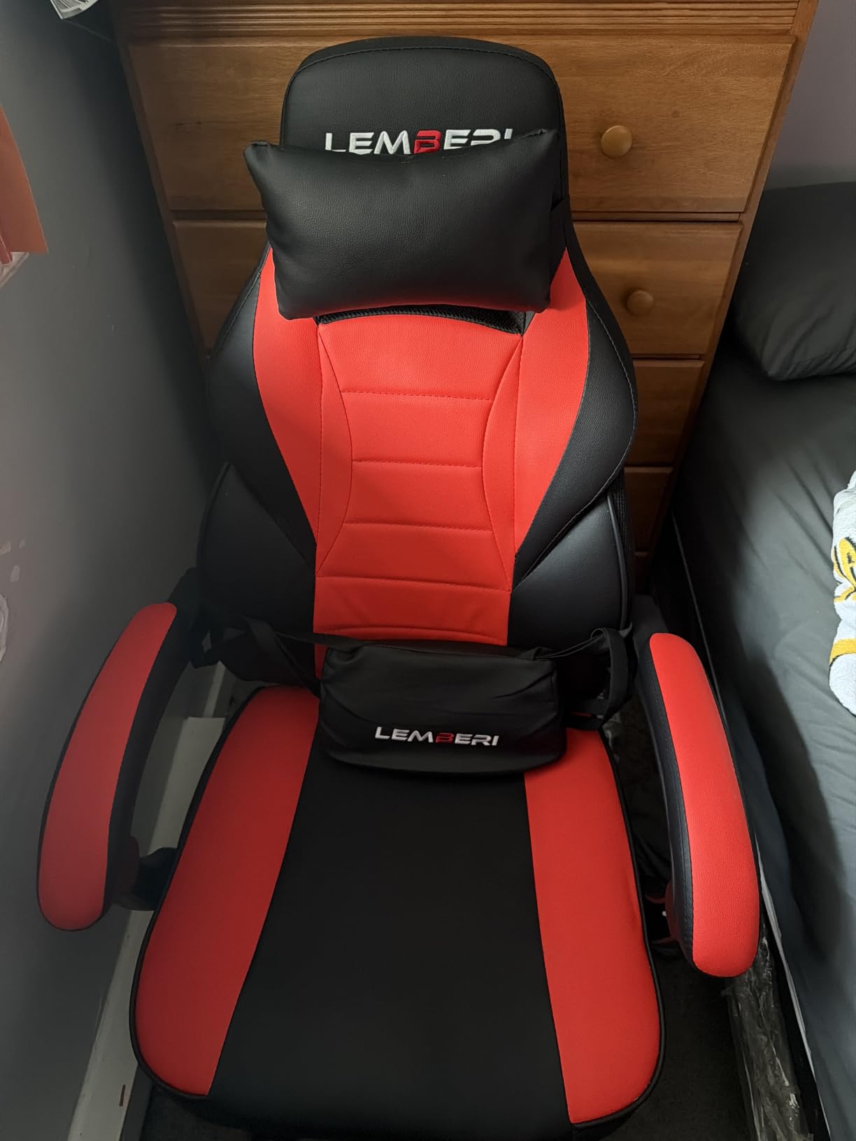 LEMBERI Big and Tall Gaming Chair, 400lb Capacity, Red customer photo 2