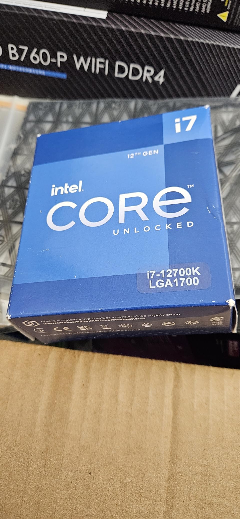 Intel Core i7-12700K Gaming Desktop Processor with Integrated Graphics and 12 (8P+4E) Cores up to 5.0 GHz Unlocked LGA1700 600 Series Chipset 125W customer photo 1
