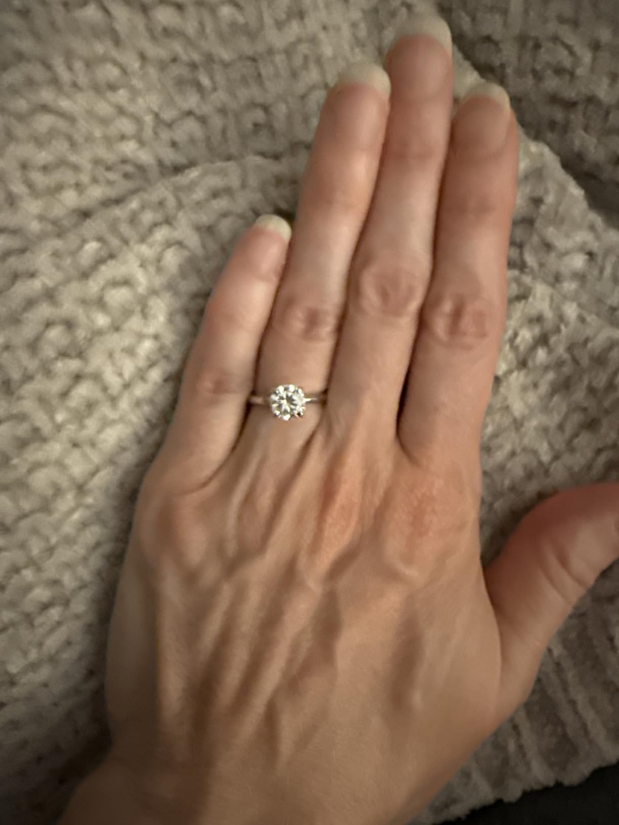 IMOLOVE Solitaire Moissanite Engagement Ring, 1CT D Color VVS1 Clarity, 925 Sterling Silver with 18K White Gold Plated, Ideal Gift for Women customer photo 2