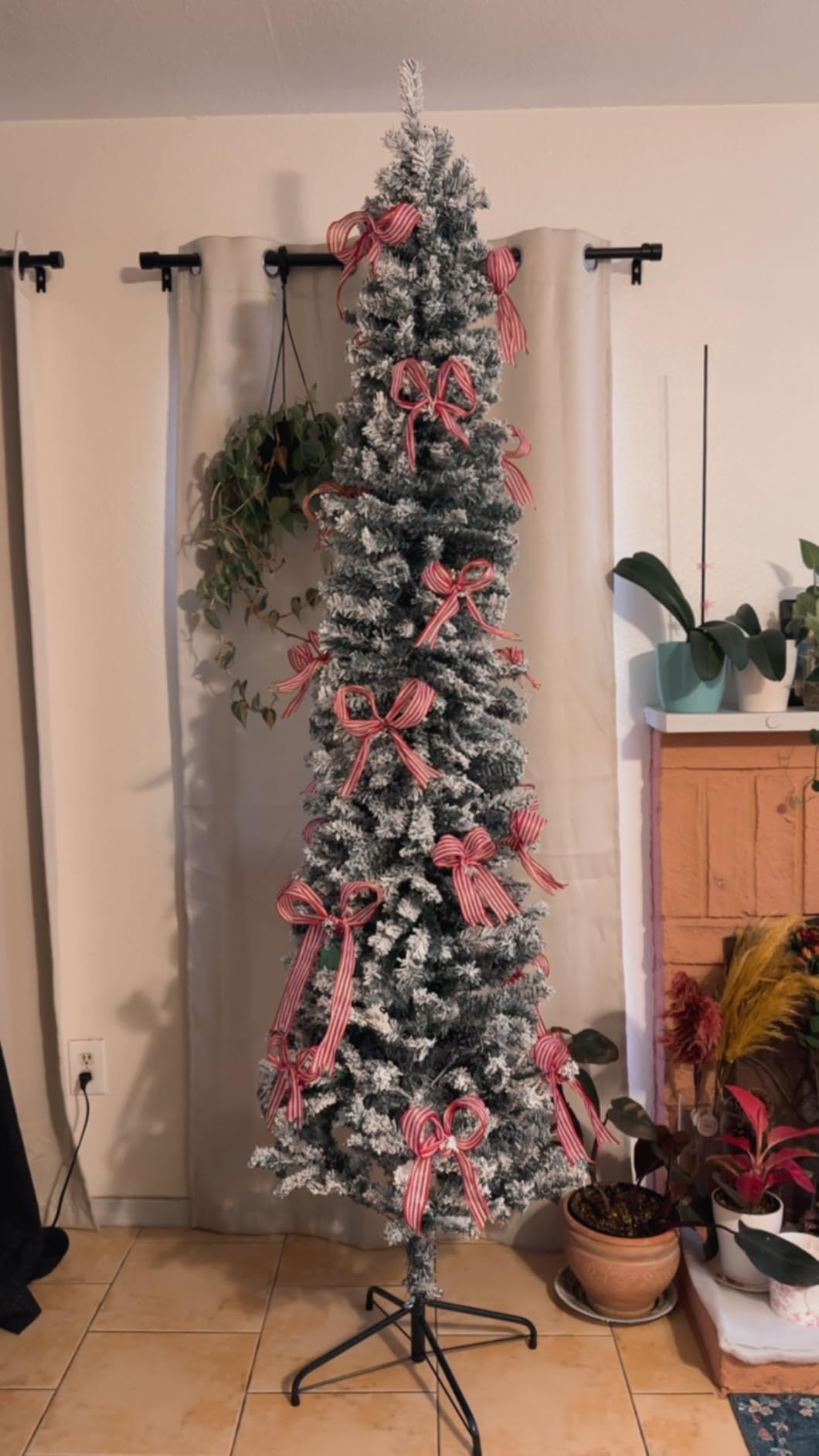 HOMOM 7.5ft Flocked Christmas Tree, Pencil, Faux Snow, Foldable Metal Base customer photo 1