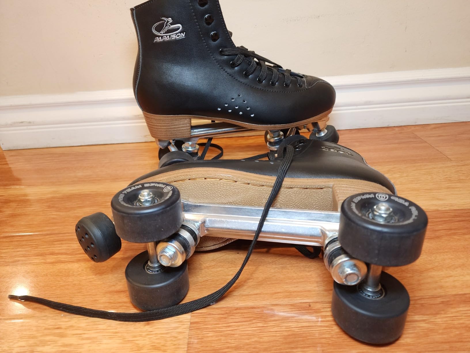 PAPAISON Roller Skates for Women and Men, Deluxe 2 Layer Microfiber Leather Double Row-Classic Roller Skates for Girls, Professional Outdoor Indoor Quad-Skates for Kids & Adults… customer photo 1