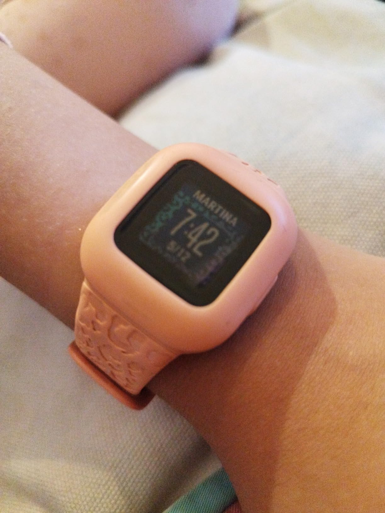 Garmin vívofit® jr. 3, Kids Fitness Tracker, Peach Leopard customer photo 2