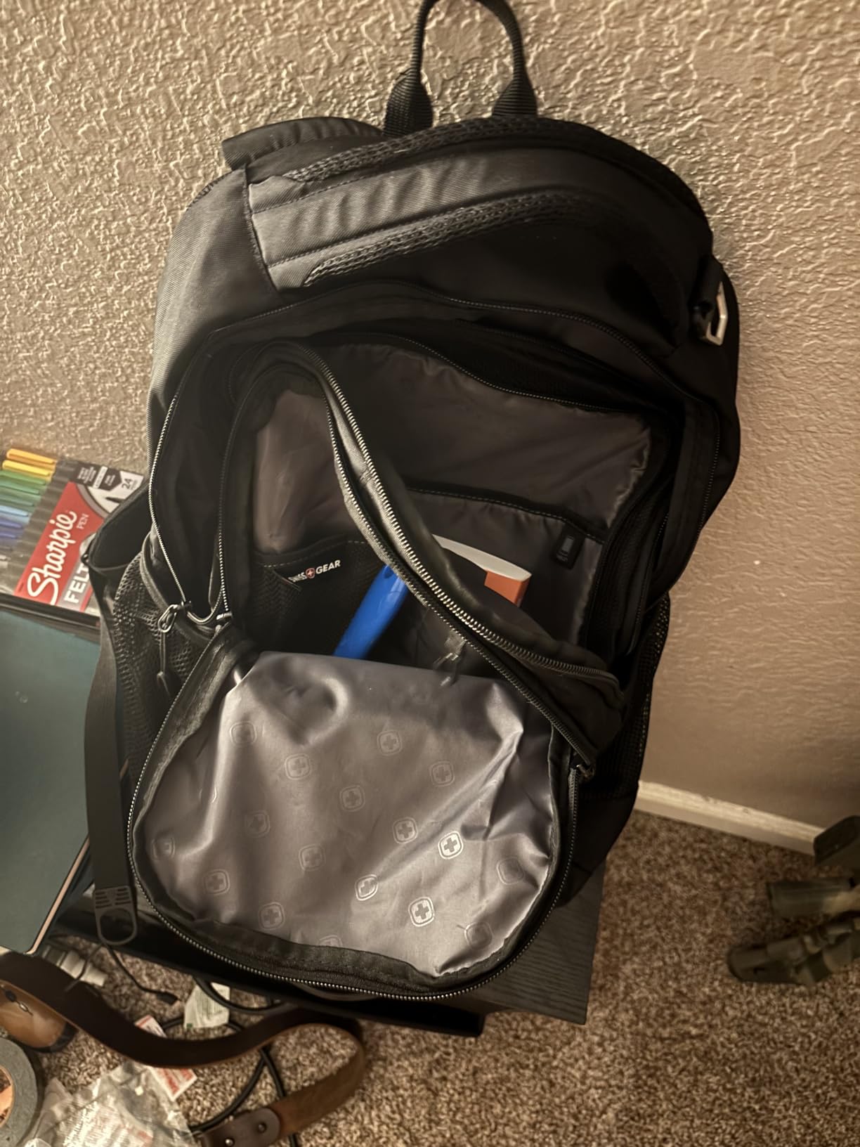 SwissGear Cecil Laptop Backpack, Fits Most 16-Inch Laptops, Three-Compartment Design, Airflow Back Panel, Black, 27.3L, 18-Inch customer photo 1