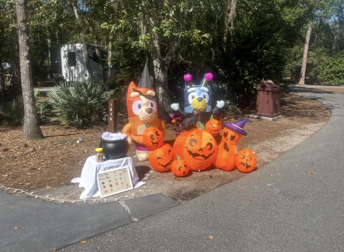 Joiedomi 6 FT Long Halloween Inflatable Outdoor Decorations, Pumpkin Blow Up Yard Decorations, 7 Pcs Inflatable Pumpkin for Outside with Witch's Cat with Build-in LEDs for Halloween Decor customer photo 2