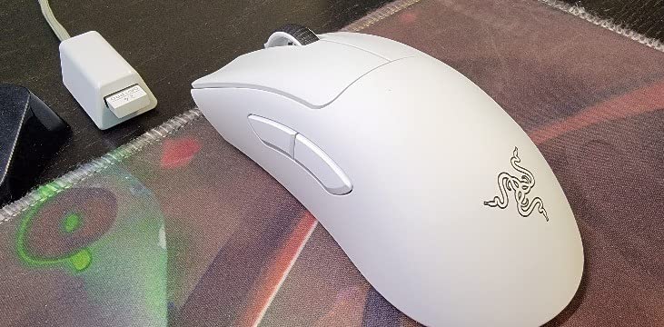 Razer DeathAdder V3 Pro Wireless Gaming Mouse, 64g, 90 Hr Battery, White customer photo 2