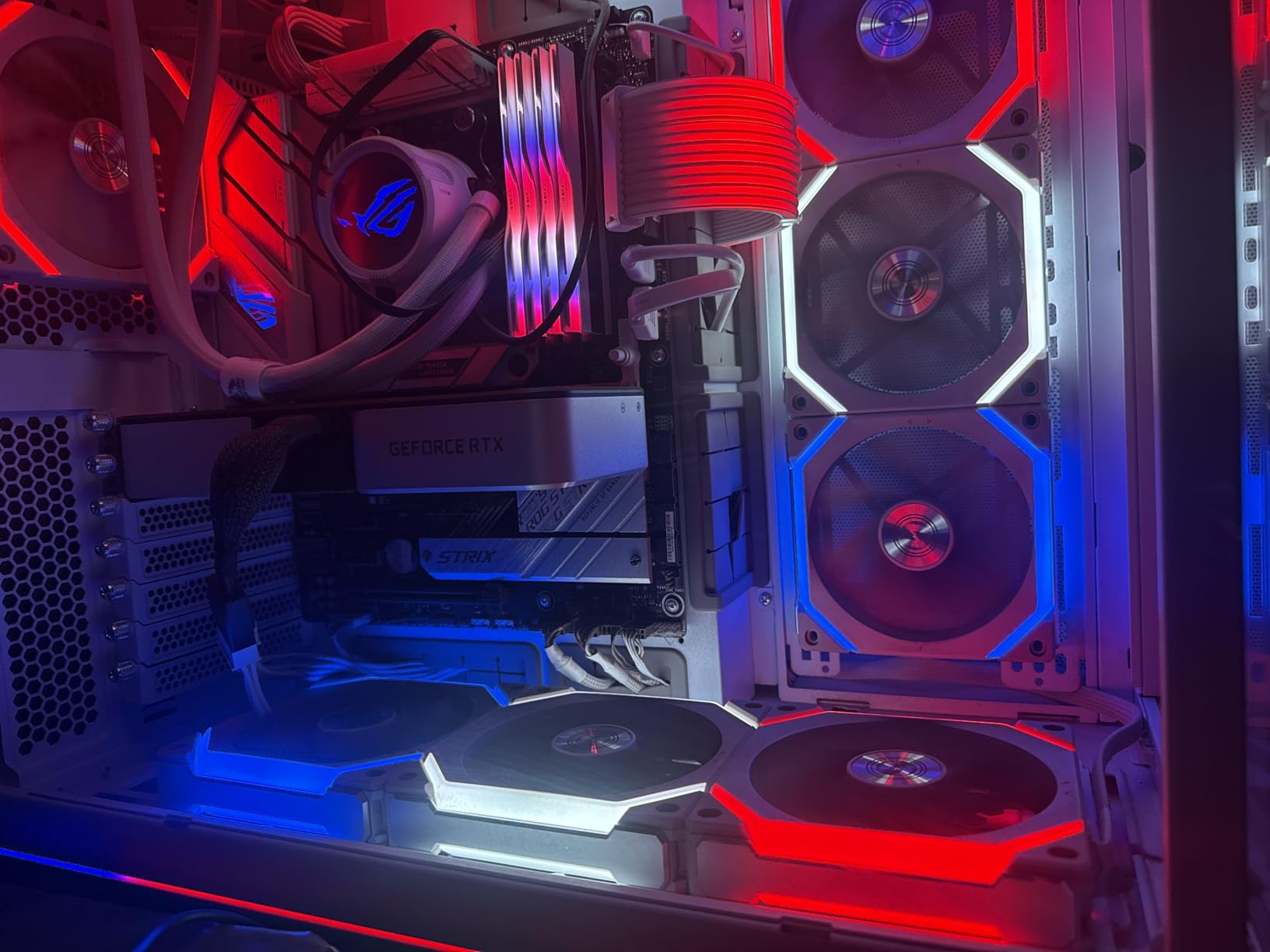 WD_BLACK SN850X 2TB NVMe SSD with Heatsink - M.2 2280, Up to 7,300 MB/s Read speeds, Up to 6,300 MB/s write speeds, Gaming Expansion, High Performance Internal Solid State Drive - WDS200T2XHE customer photo 1