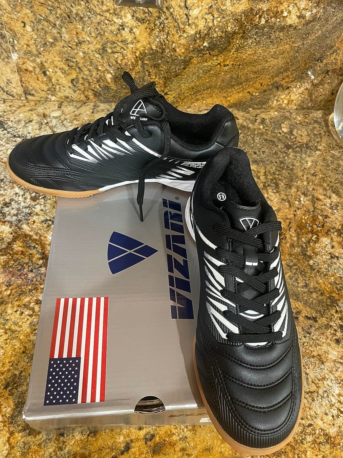 Vizari Valencia Indoor Soccer Shoes for Men and Women | Lightweight Synthetic Upper and Non-Marking Rubber Outsole for Enhanced Agility | Traction On Futsal and Indoor Soccer Fields customer photo 1