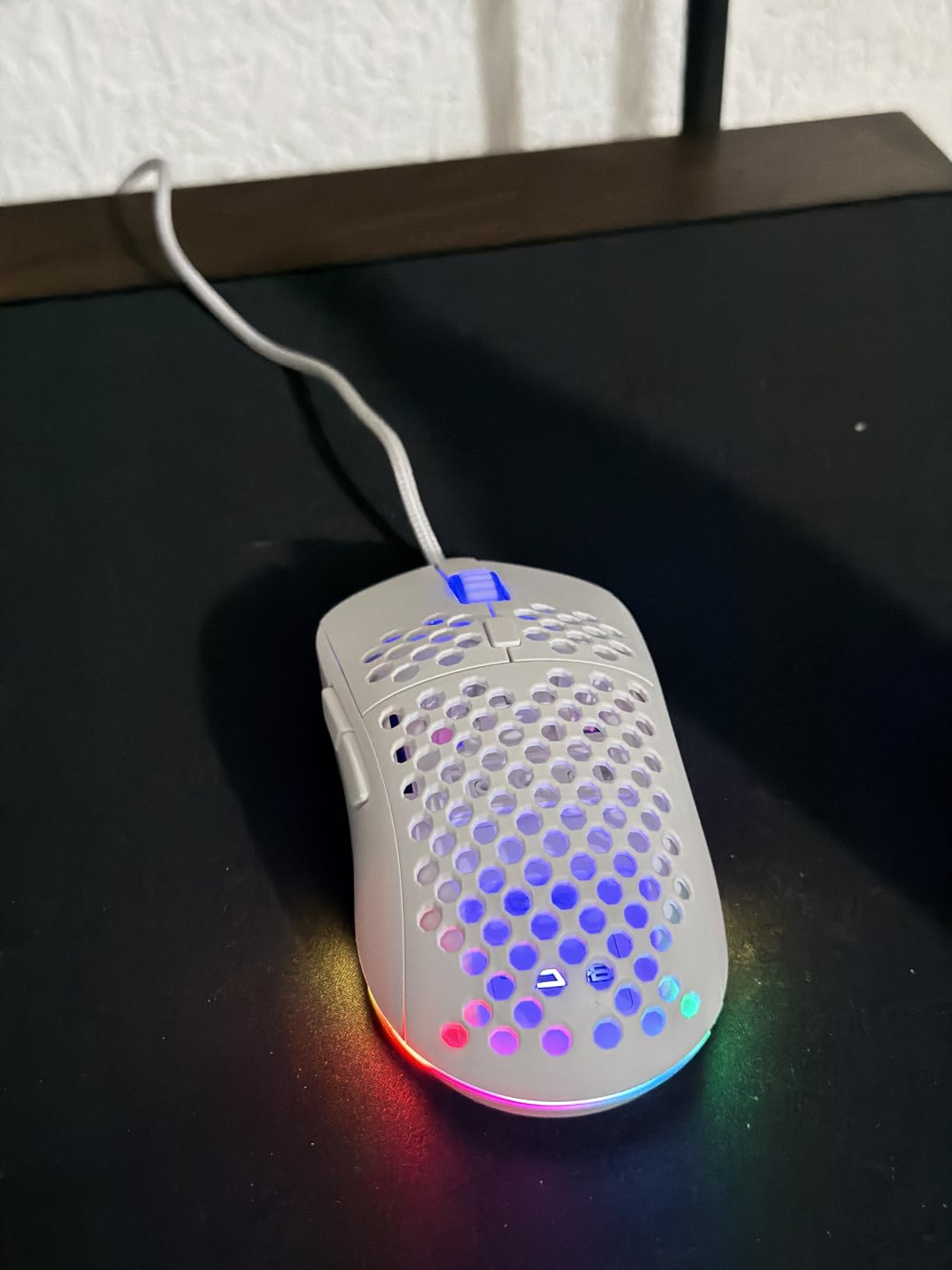 TMKB Falcon M1SE White Gaming Mouse, Wired, Lightweight Honeycomb, 12800DPI customer photo 2