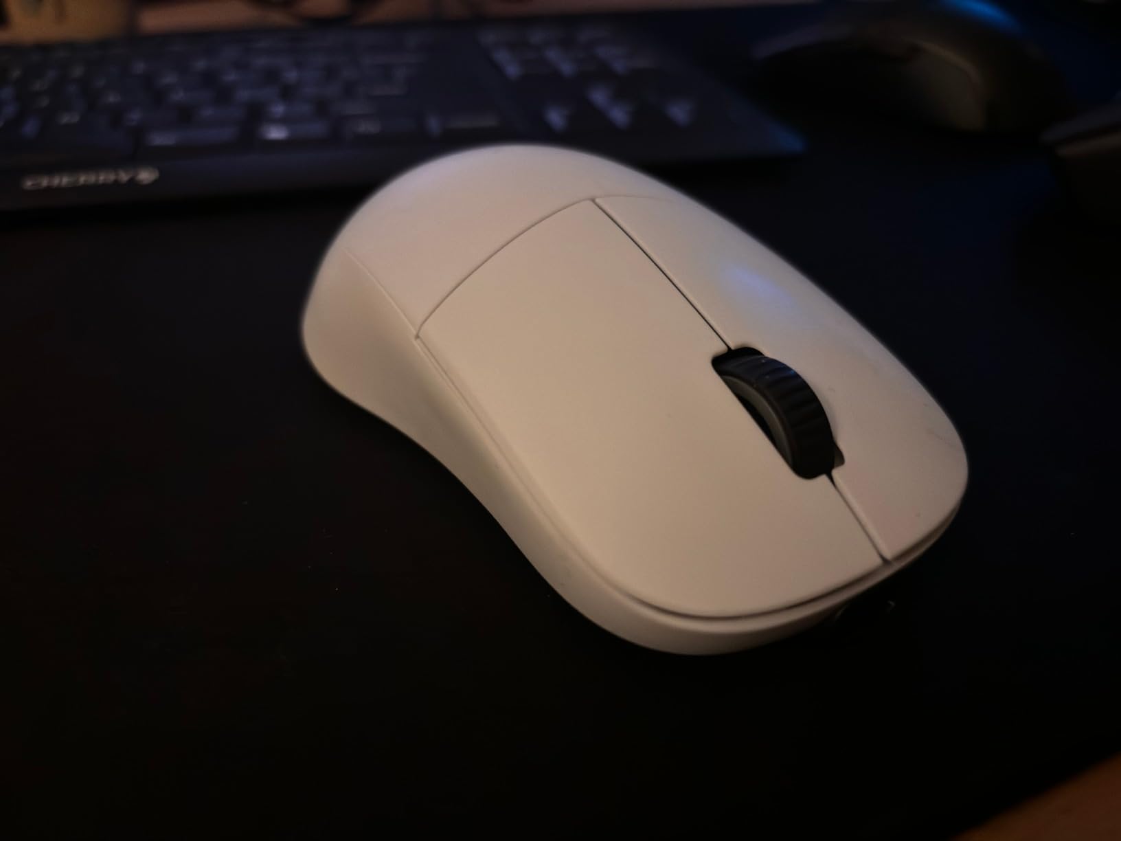 ENDGAME GEAR XM2we Lightweight Wireless Gaming Mouse, 5 Buttons, Black customer photo 2
