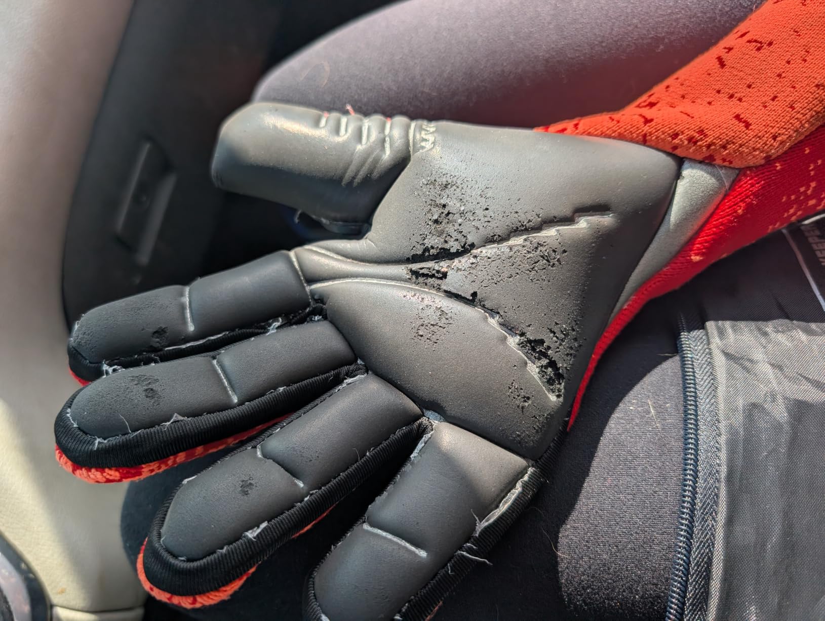 WVVOU Soccer Goalie Gloves Youth & Adult,Goalkeeper Gloves with 4+3mm Super Grip Latex Palm, Ultra Breathable Knitted Strapless,Non-Slip All Weather Football Gloves for Training & Matches customer photo 1