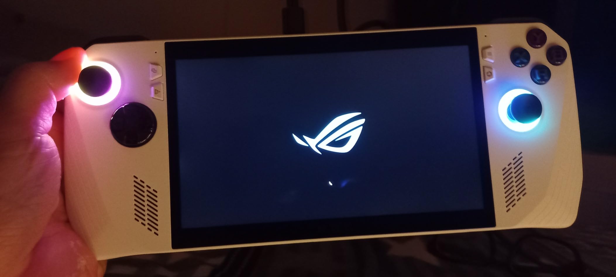 ASUS - ROG Ally Gaming Handheld Console - Z1 Processor, 512GB, 1080p 120Hz Display,White customer photo 2