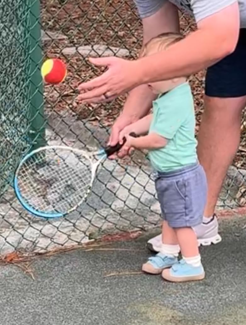 INSUM 17-25 inch Kids Tennis Racket for Aged 2~12 Starter, Multi-Color & Size Toddlers Tennis Racket for Boys & Girls Beginner, Come with Shoulder Cover Bag for Carry customer photo 1