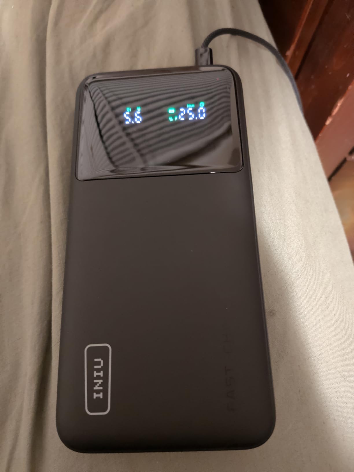 INIU Laptop Power Bank, Compact 27000mAh 140W Fast Charging Battery Pack customer photo 1