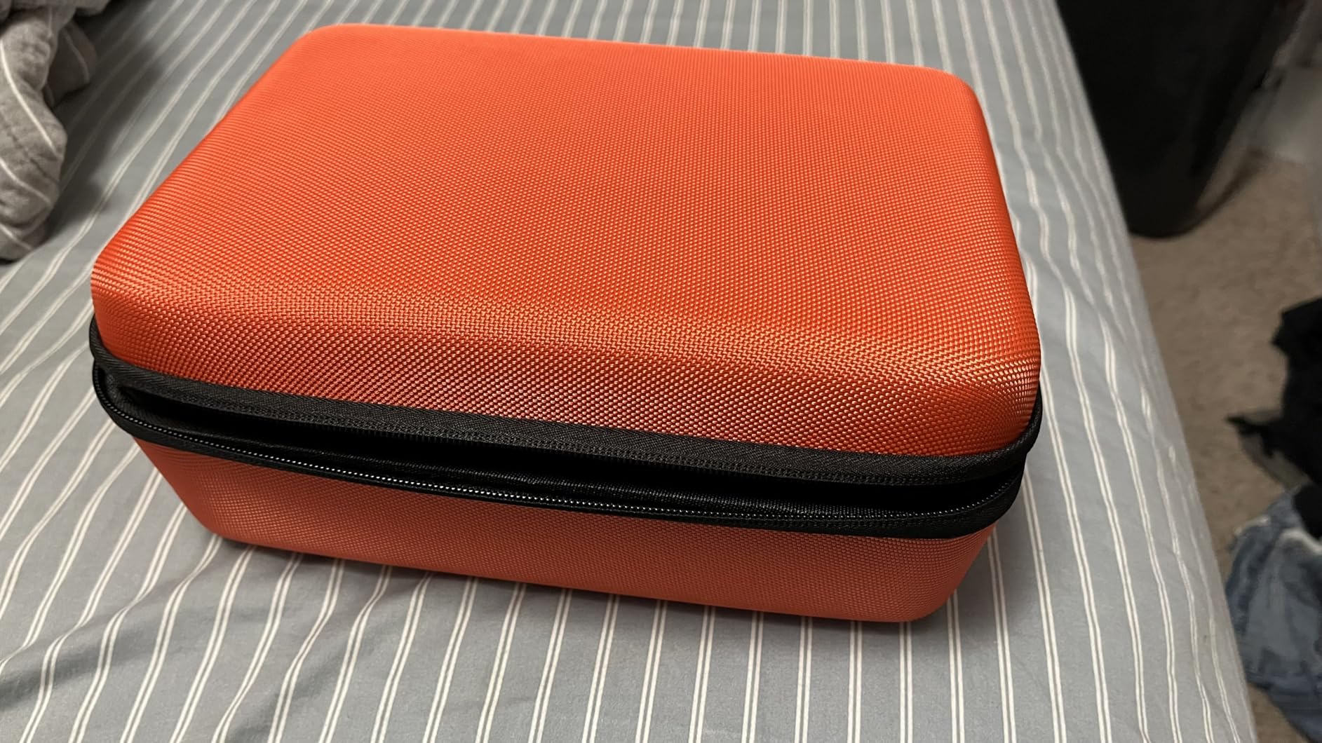 INIU Laptop Power Bank, Compact 27000mAh 140W Fast Charging Battery Pack customer photo 2