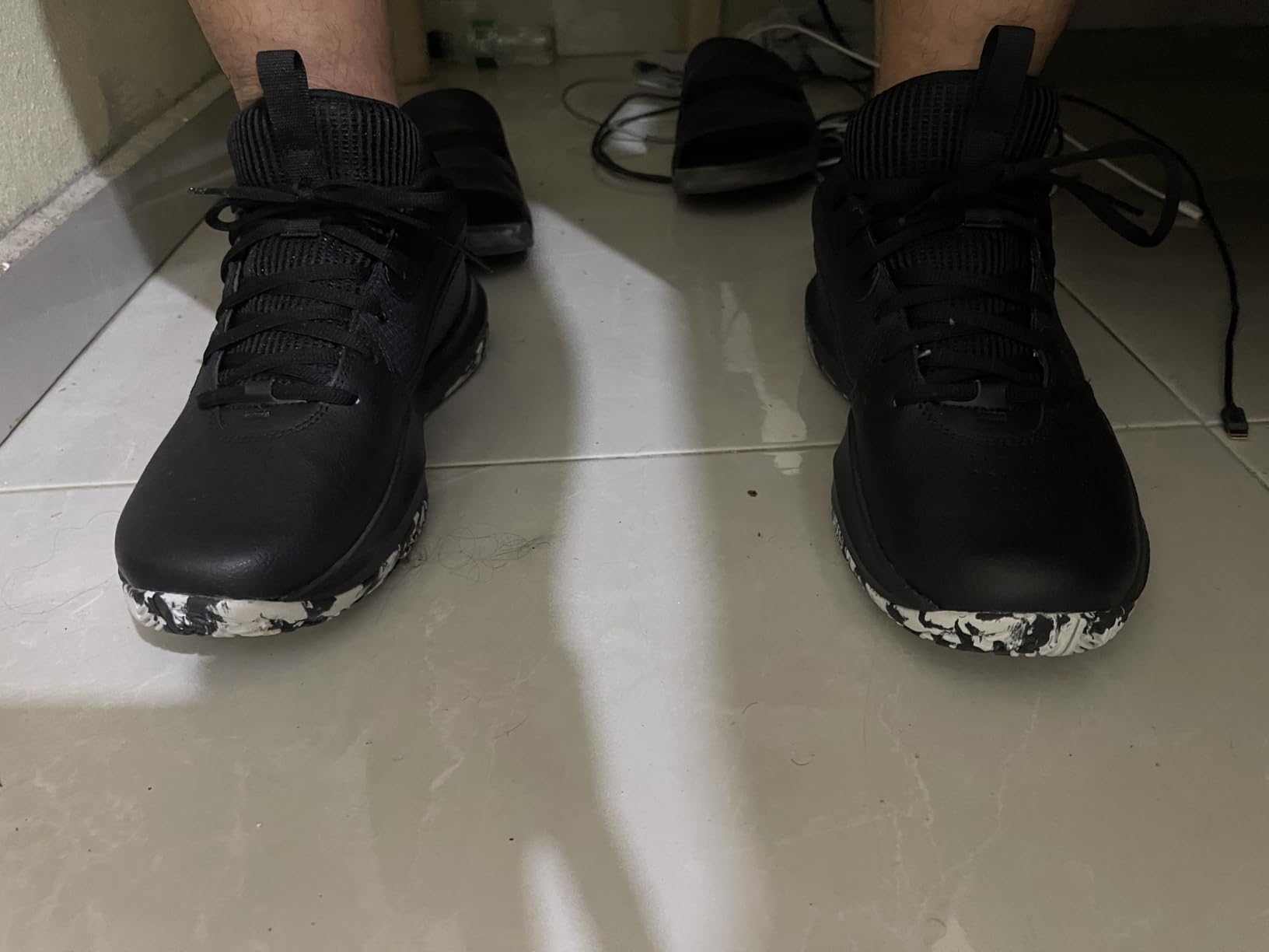 Under Armour Unisex-Adult Lockdown 7 Basketball Shoe customer photo 1
