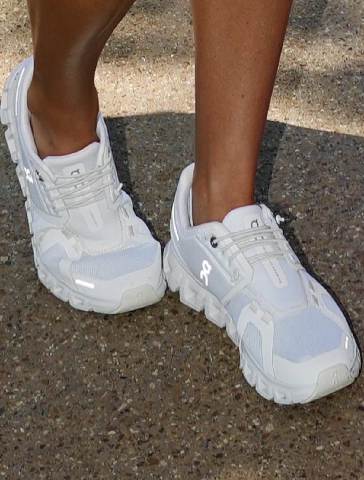 On Womens Cloud 6 customer photo 1
