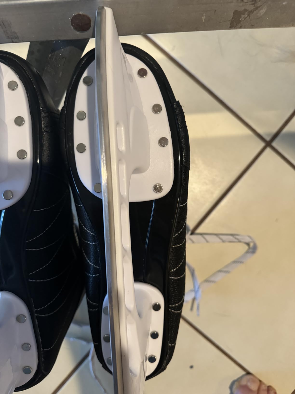 5th Element Stealth Men’s Recreational Ice Hockey Skates – True-to-Size customer photo 1